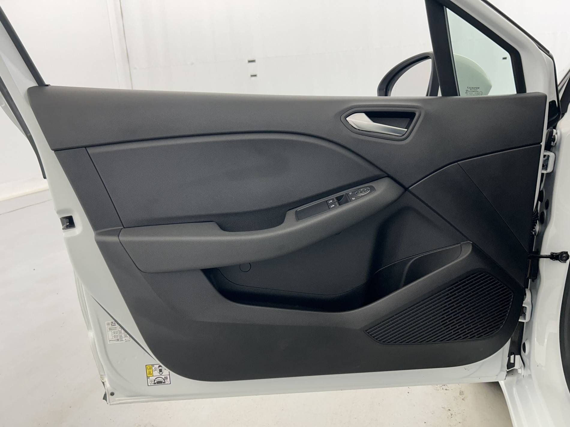 Vente en ligne Renault Clio 5 Clio E-Tech 140 - 21N au prix de 15 500 €