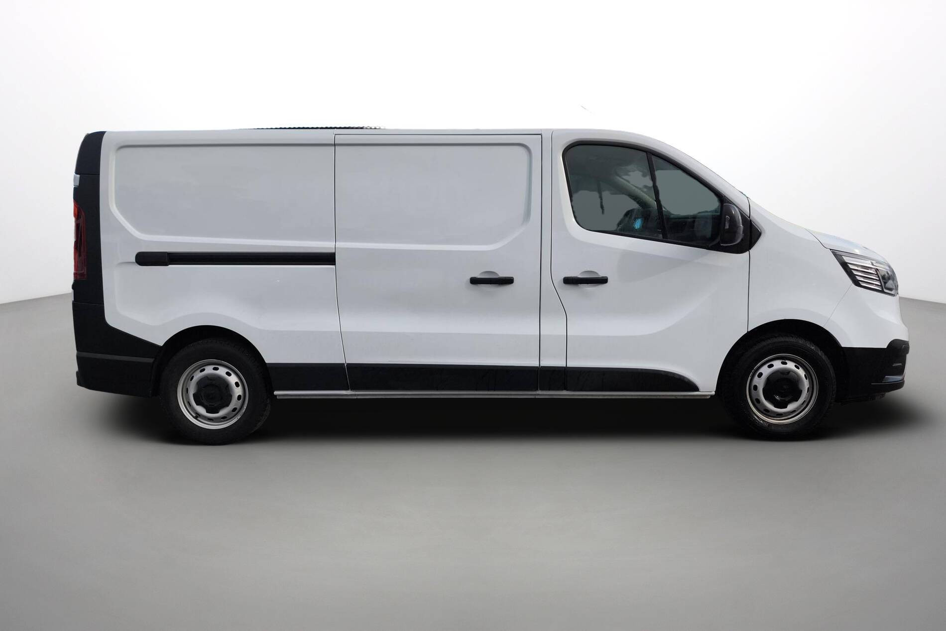 Vente en ligne Renault Trafic 3 Fourgon TRAFIC FGN L2H1 3000 KG BLUE DCI 130 au prix de 22 490 €