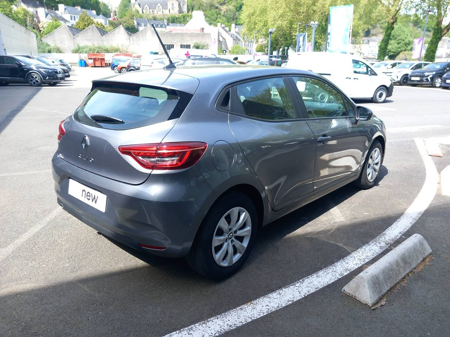 Vente en ligne Renault Clio 5 Clio SCe 65 au prix de 12 190 €