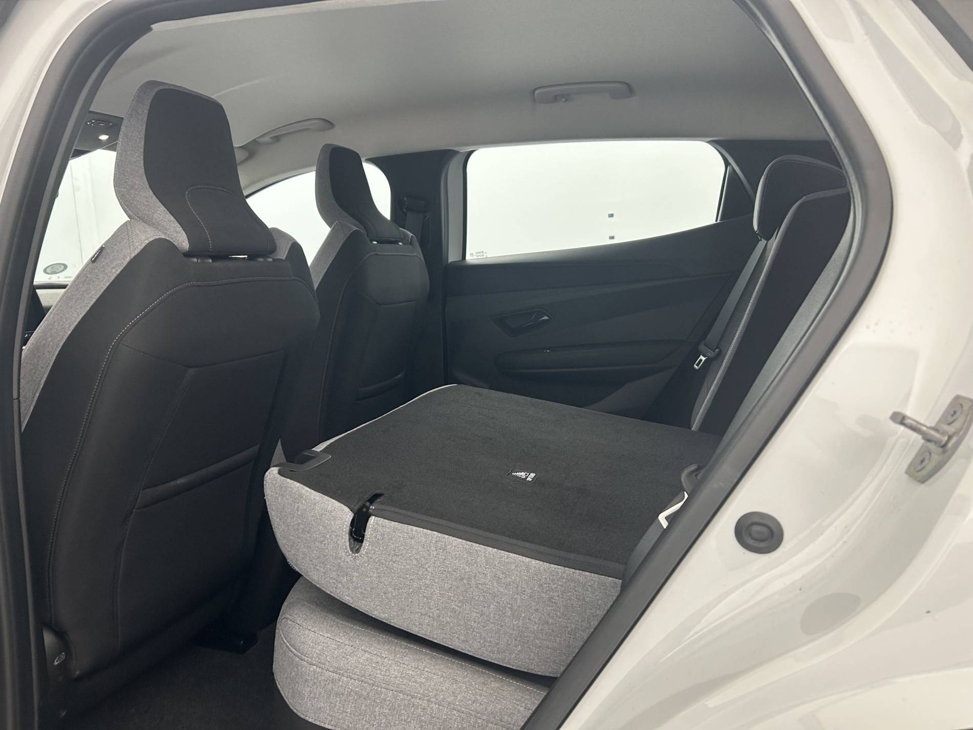 Vente en ligne Renault Megane E-Tech  EV40 130ch standard charge au prix de 18 790 €