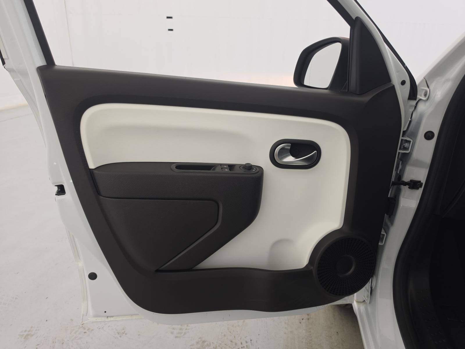 Vente en ligne Renault Twingo Electrique Twingo III E-Tech au prix de 10 880 €