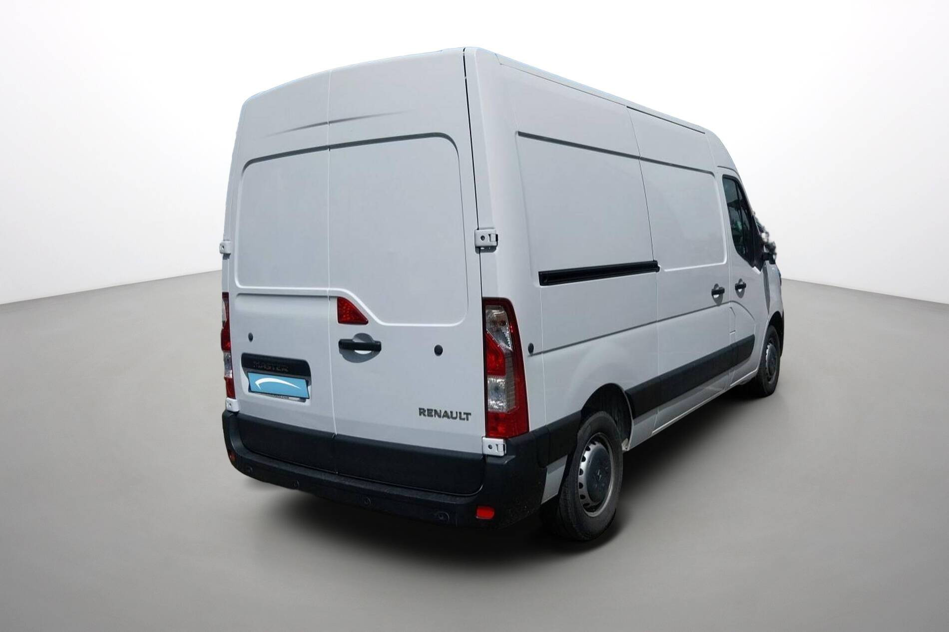 Vente en ligne Renault Master Fourgon MASTER FGN TRAC F3500 L2H2 BLUE DCI 135 au prix de 24 990 €