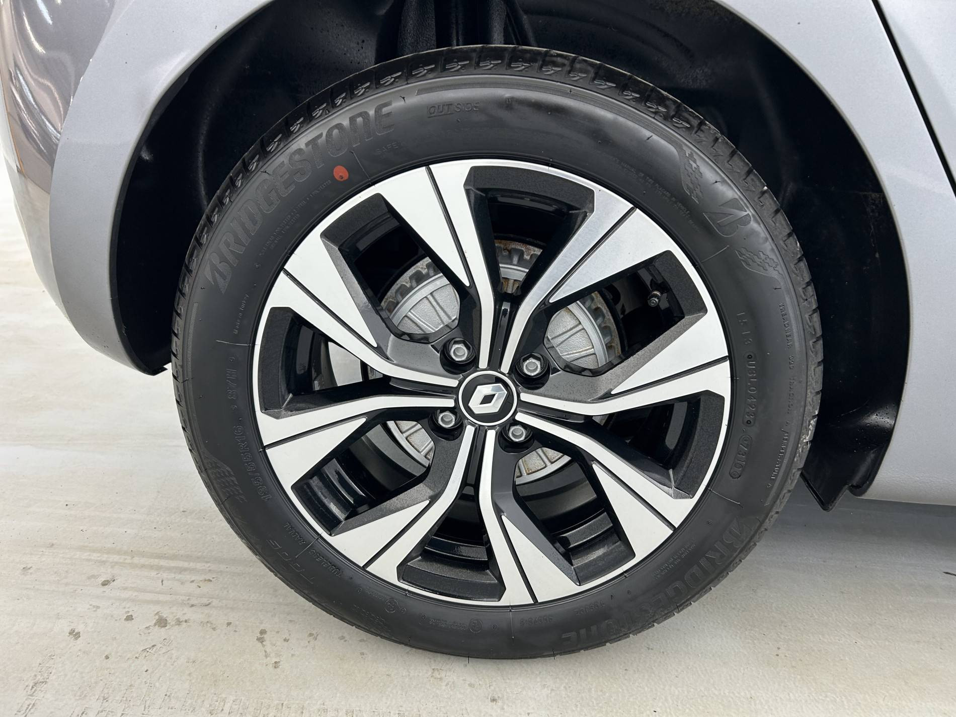 Vente en ligne Renault Clio 5 Clio Blue dCi 100 au prix de 16 490 €