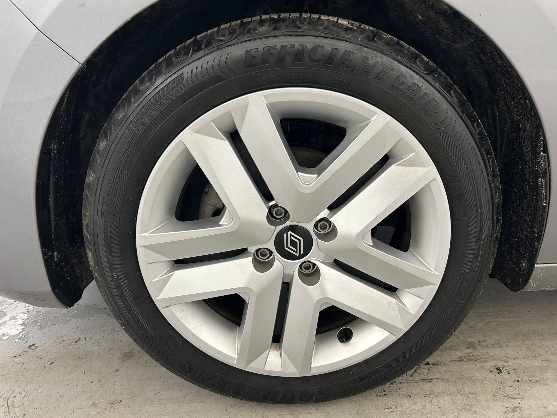 Vente en ligne Renault Clio 5 Clio TCe 90 au prix de 15 990 €