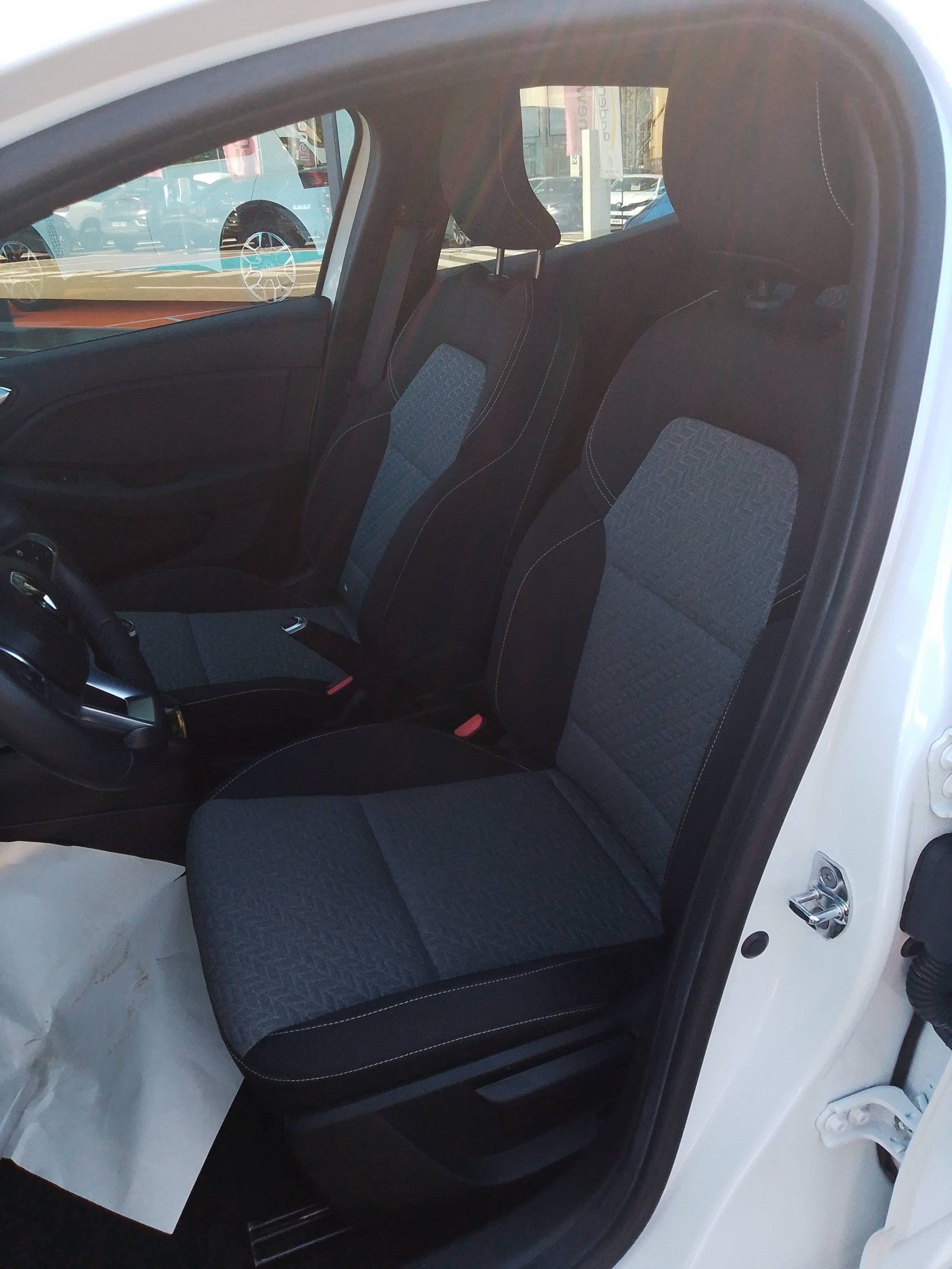 Vente en ligne Renault Clio 5 Clio TCe 90 - 21N au prix de 12 990 €
