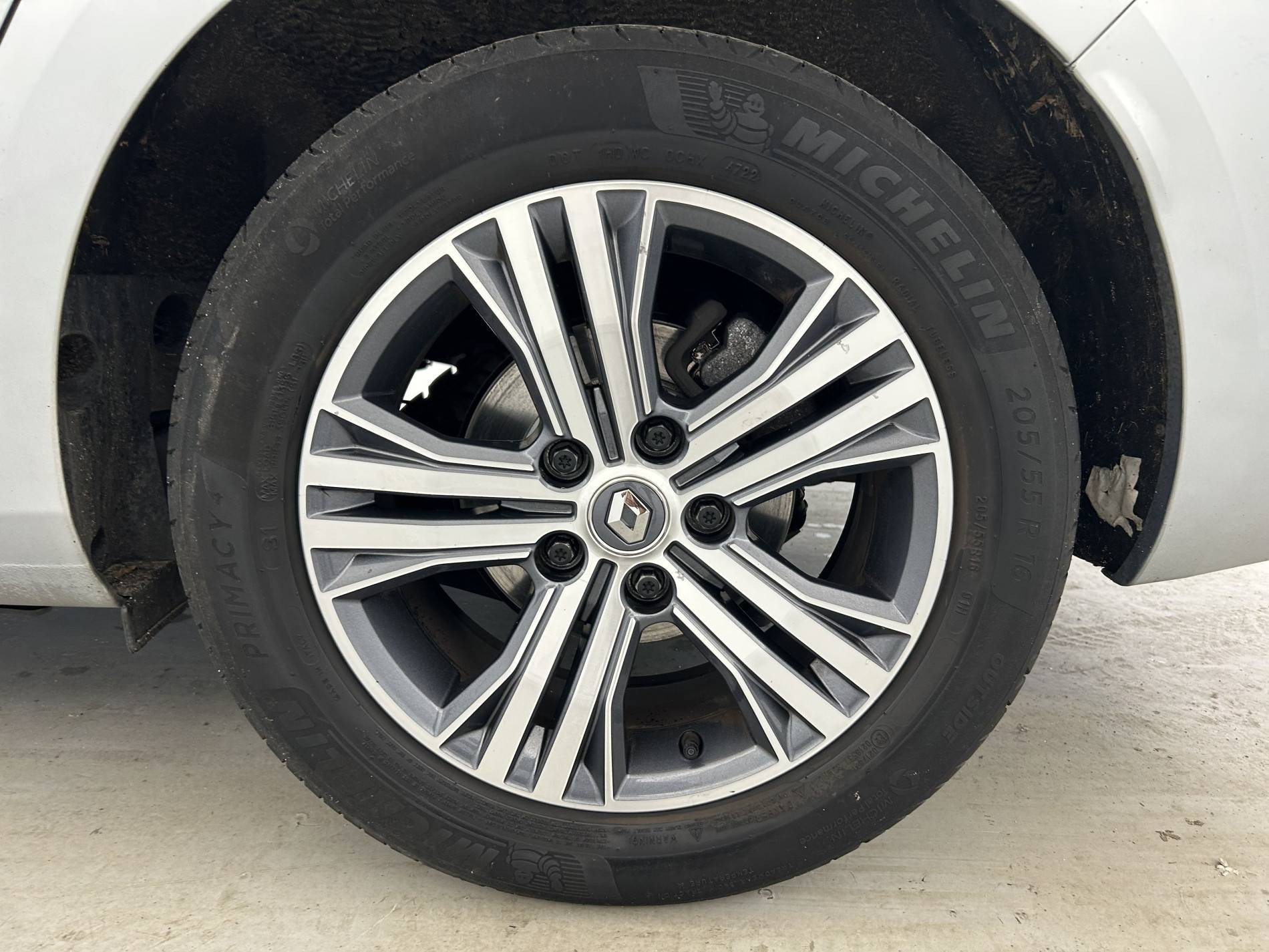Vente en ligne Renault Megane 4 Estate  Blue dCi 115 au prix de 14 990 €