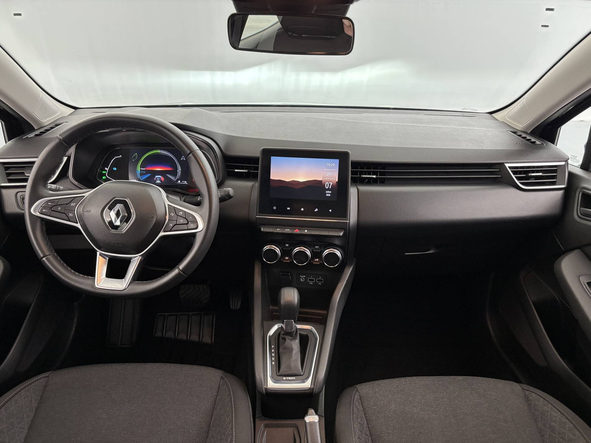 Vente en ligne Renault Clio 5 Clio E-Tech 140 - 21N au prix de 14 990 €