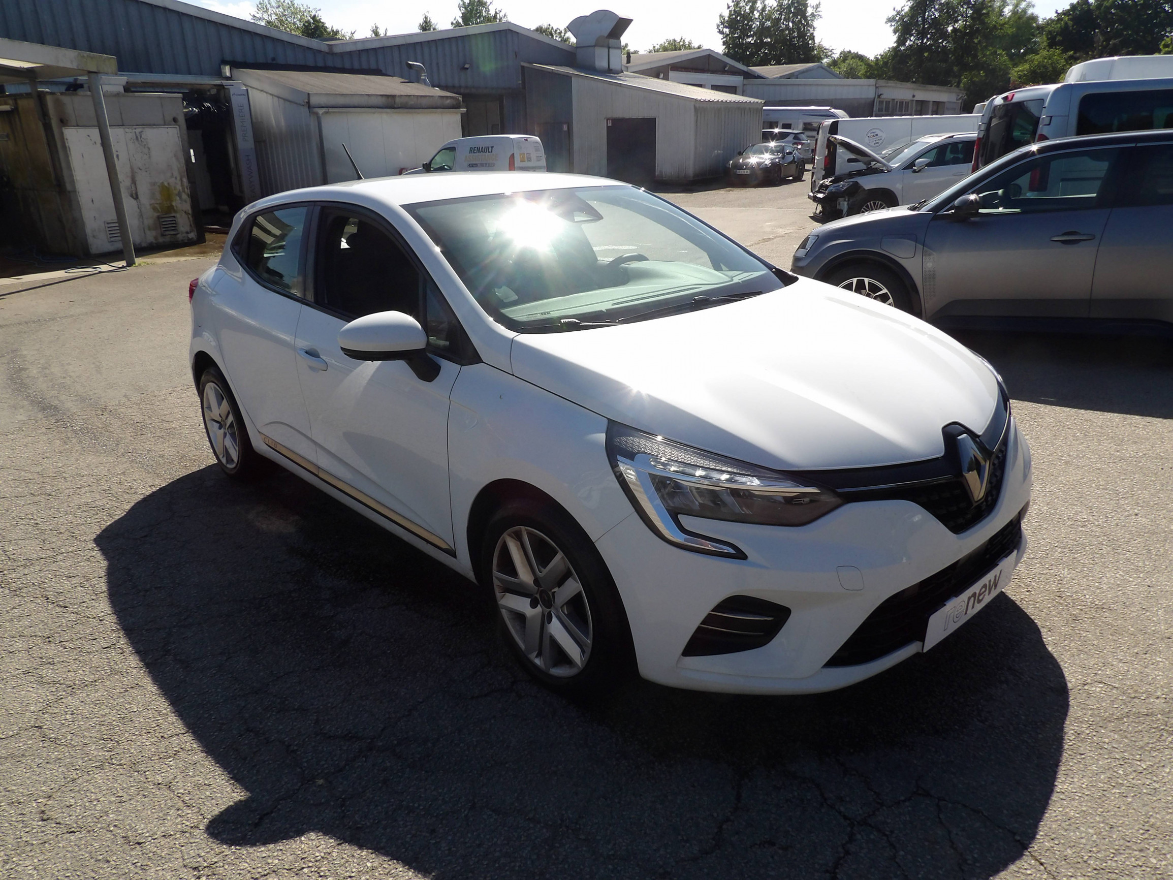 Vente en ligne Renault Clio 5 Clio Blue dCi 100 - 21N au prix de 15 499 €
