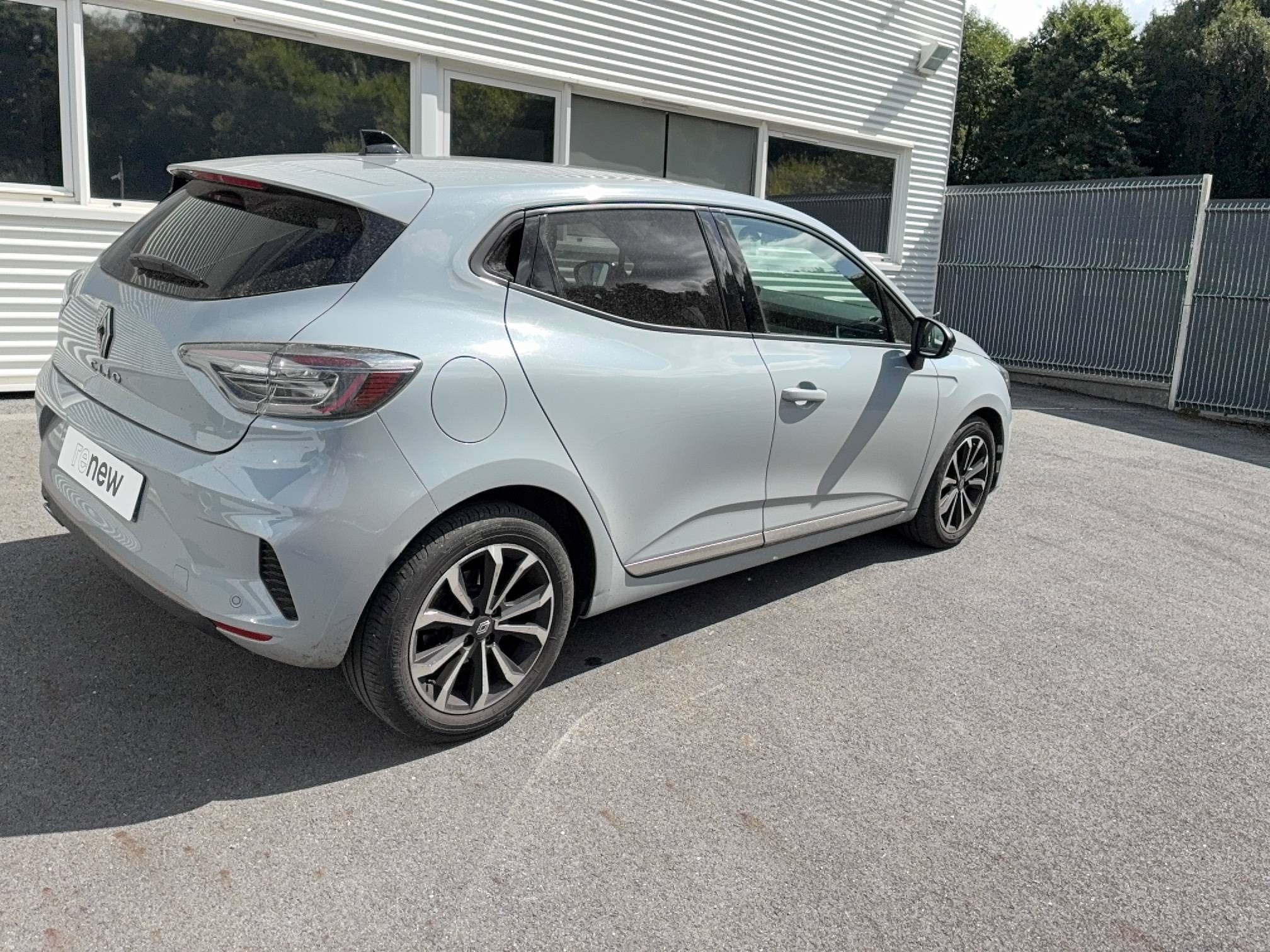 Vente en ligne Renault Clio 5 Clio TCe 90 au prix de 16 390 €