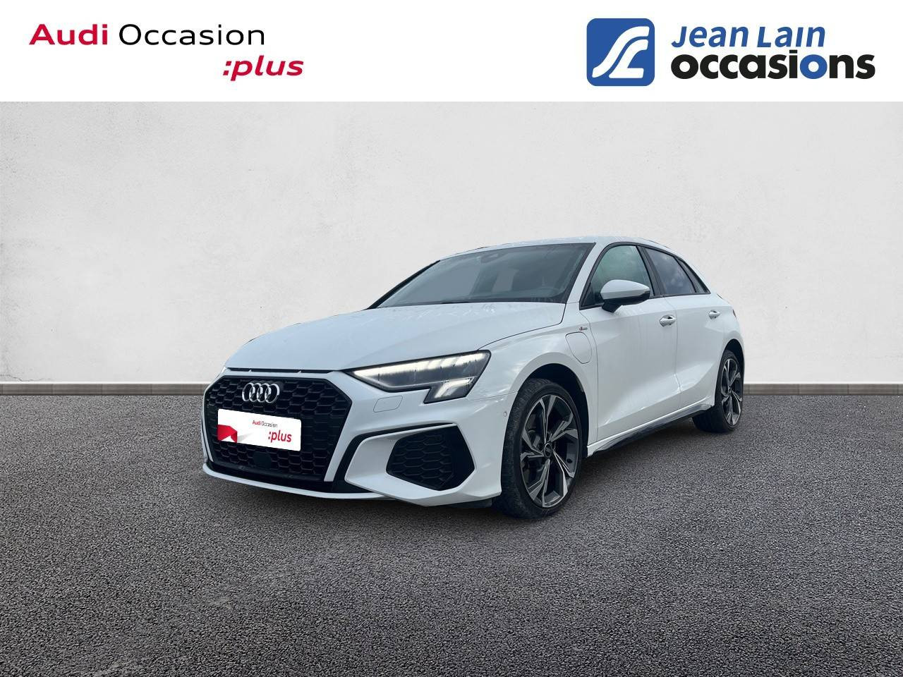 Vente en ligne AUDI A3 SPORTBACK A3 Sportback 40 TFSIe 204 S tronic 6 S Line de 2020 au prix de 26 690 €