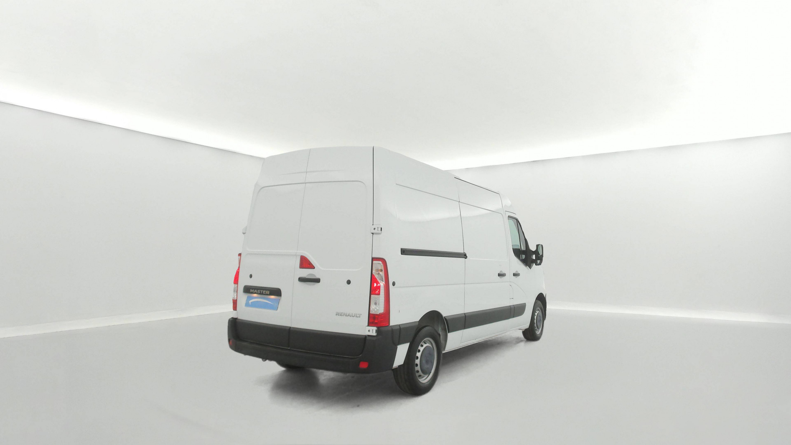 Vente en ligne Renault Master Fourgon MASTER FGN TRAC F3500 L2H2 BLUE DCI 135 au prix de 24 990 €