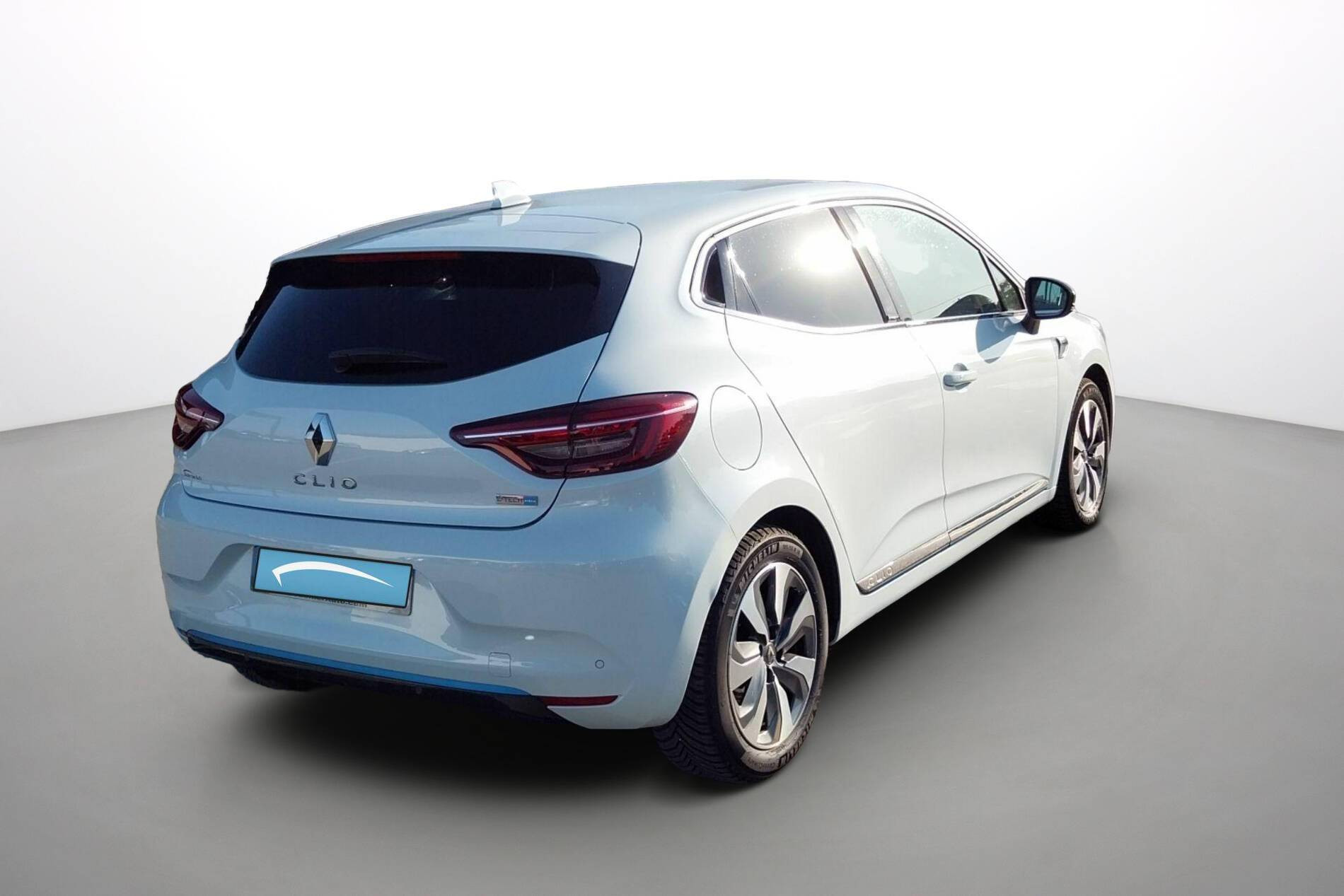 Vente en ligne Renault Clio 5 Clio E-Tech 140 au prix de 16 490 €