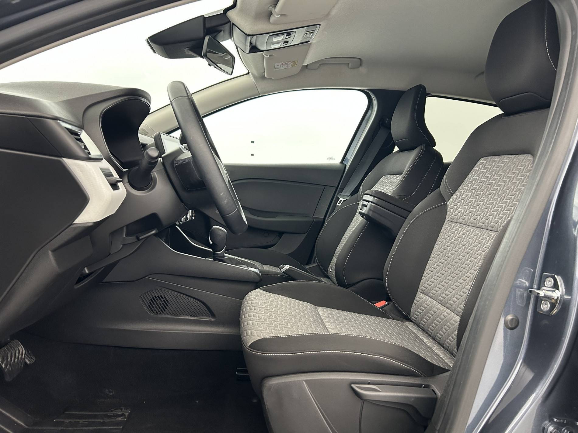 Vente en ligne Renault Clio 5 Clio E-Tech full hybrid 145 au prix de 16 790 €