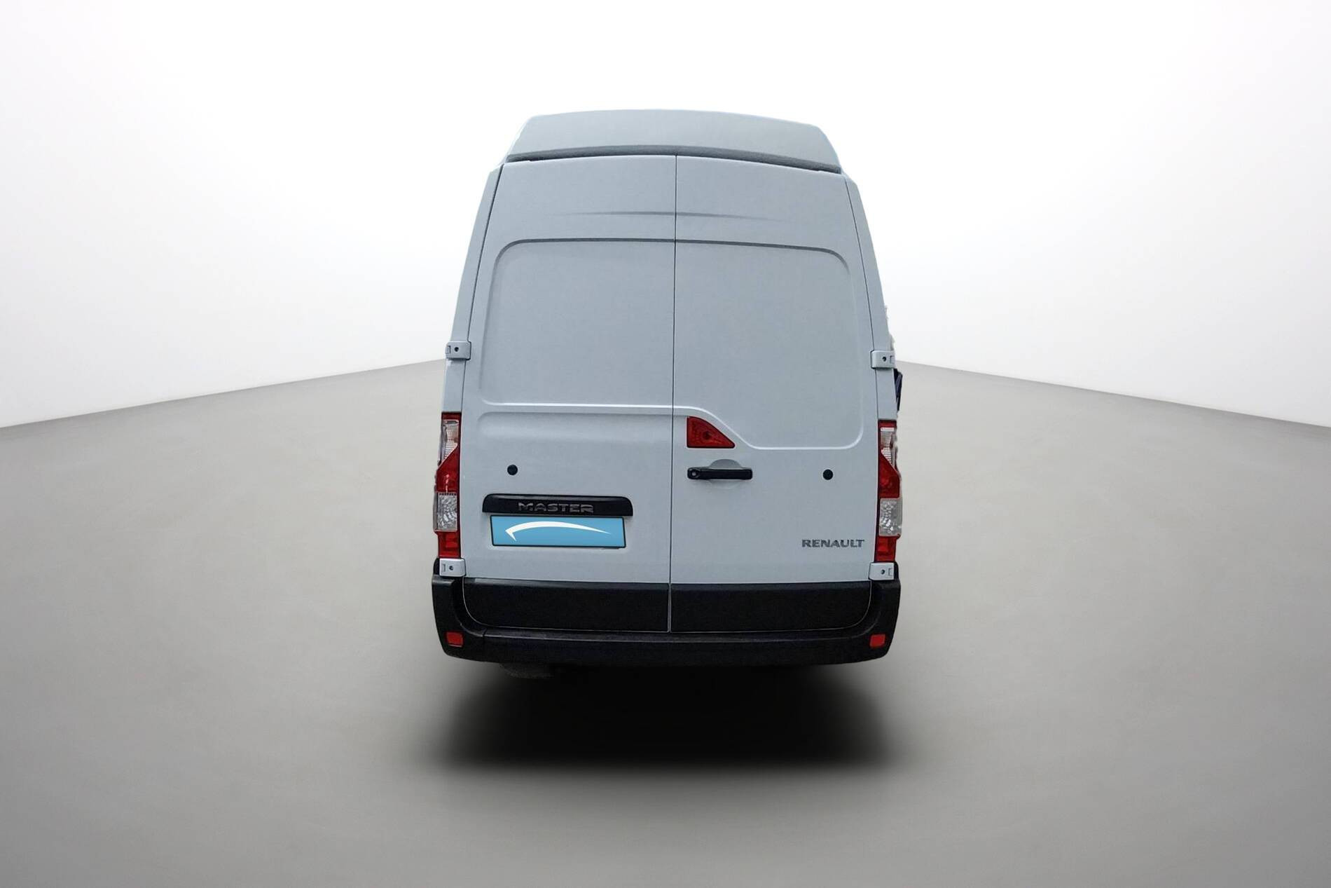 Vente en ligne Renault Master Fourgon MASTER FGN TRAC F3500 L3H3 BLUE DCI 135 au prix de 29 590 €