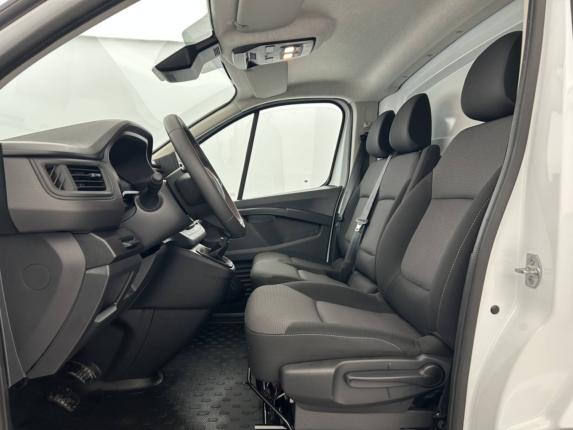 Vente en ligne Renault Trafic 3 Fourgon TRAFIC FG BLUE DCI 130 L1H1 3T GSR2 au prix de 24 990 €