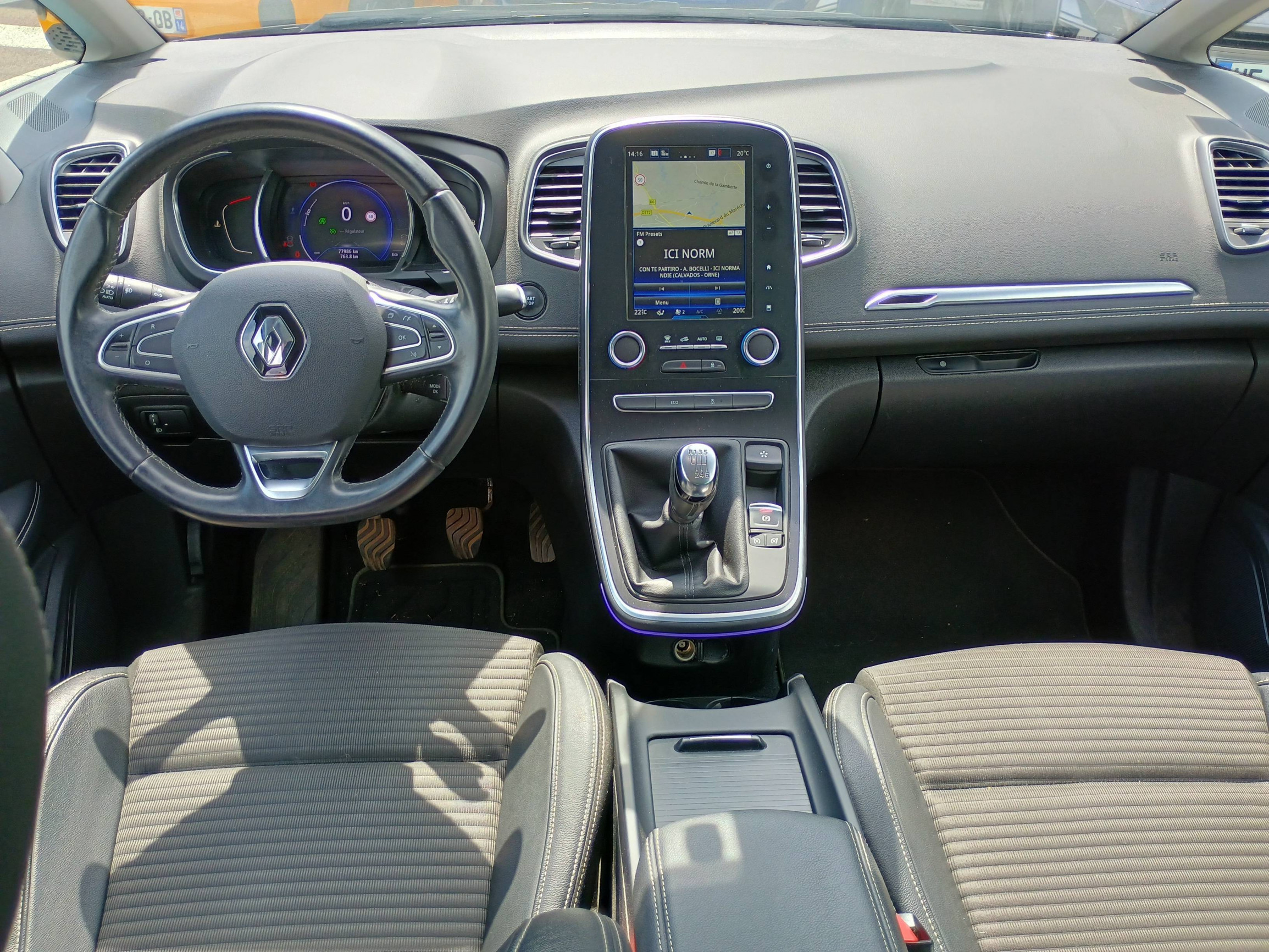 Vente en ligne Renault Scenic 4 Scenic Blue dCi 120 au prix de 15 590 €