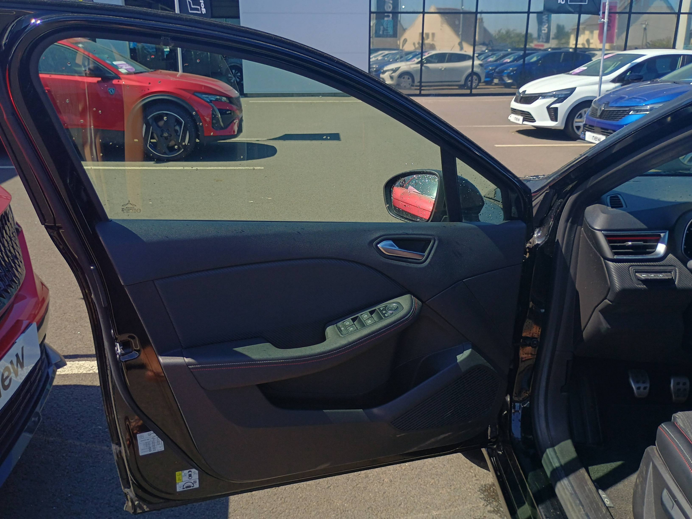 Vente en ligne Renault Clio 5 Clio TCe 140 au prix de 17 800 €