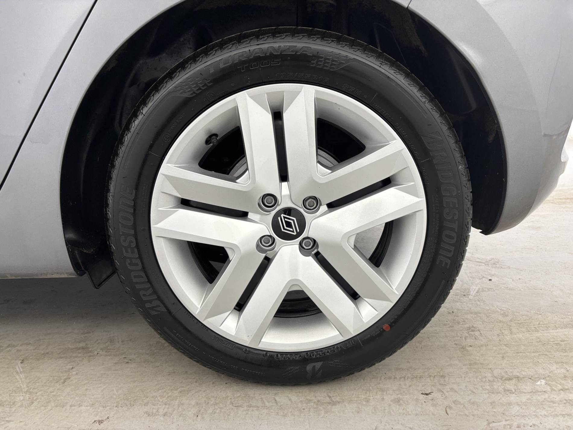 Vente en ligne Renault Clio 5 Clio E-Tech full hybrid 145 ch GSR2 au prix de 18 490 €