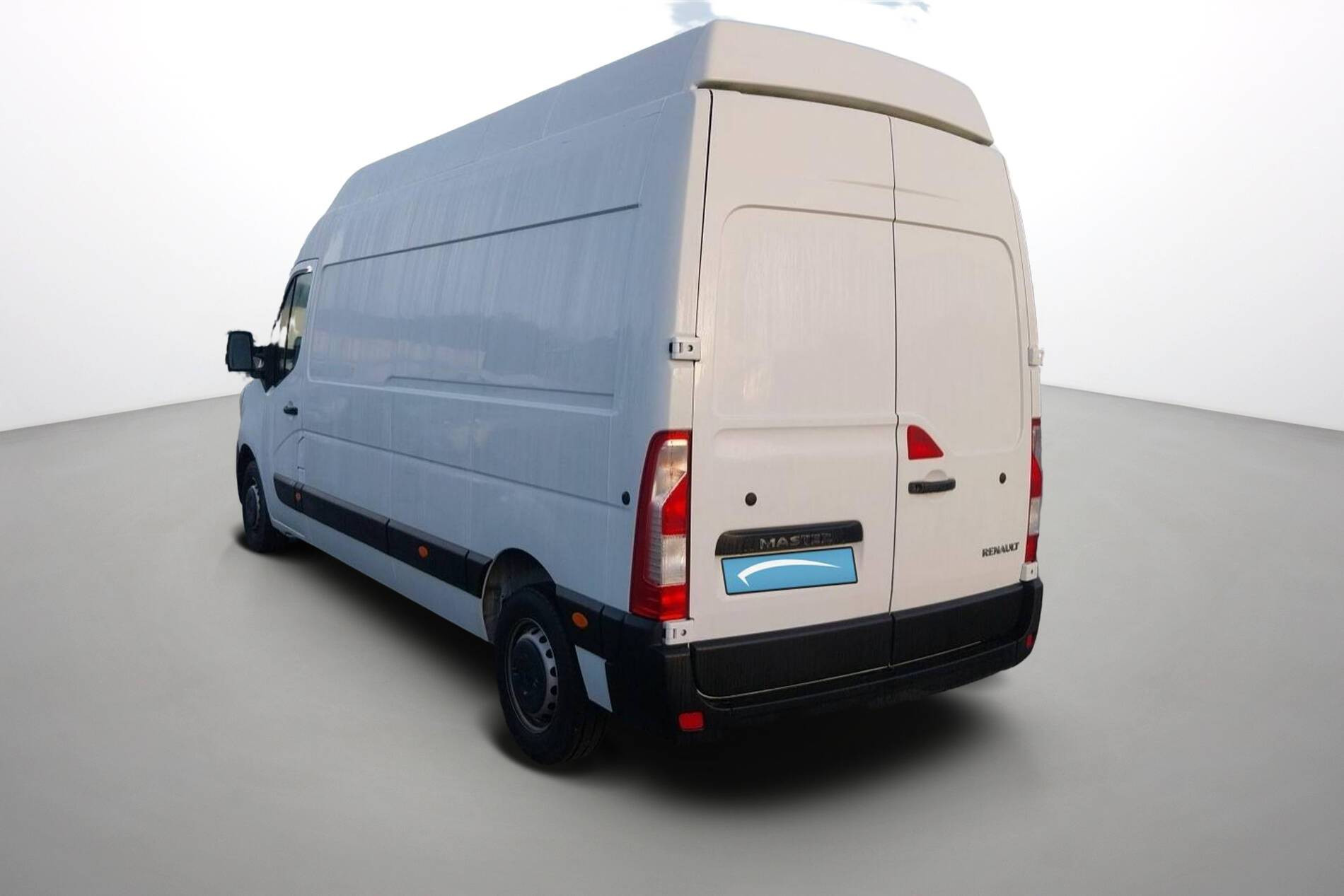 Vente en ligne Renault Master Fourgon MASTER FGN TRAC F3500 L3H3 BLUE DCI 135 au prix de 29 900 €