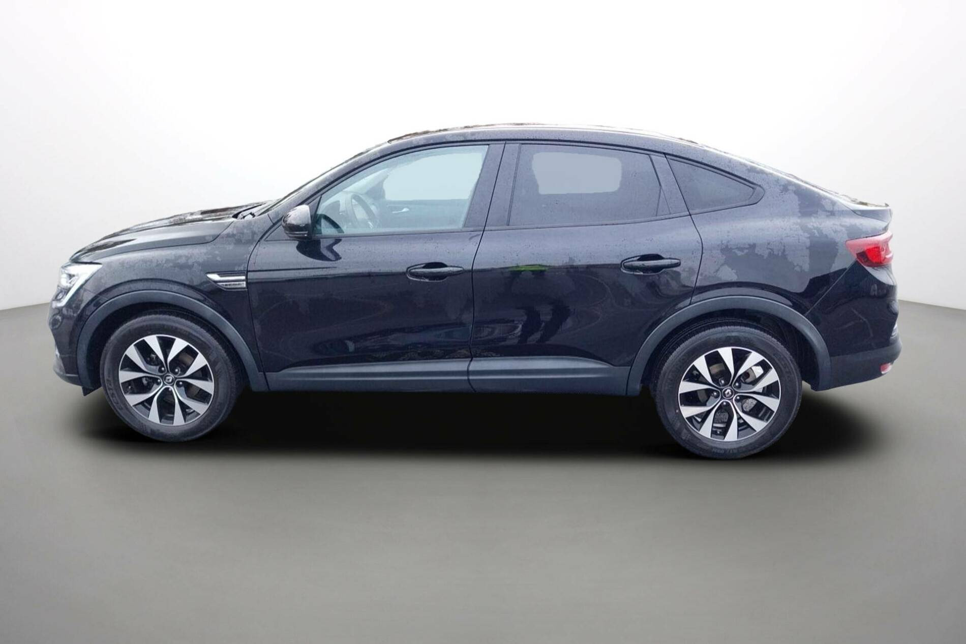 Vente en ligne Renault Arkana  mild hybrid 140 EDC FAP - 22 au prix de 18 500 €