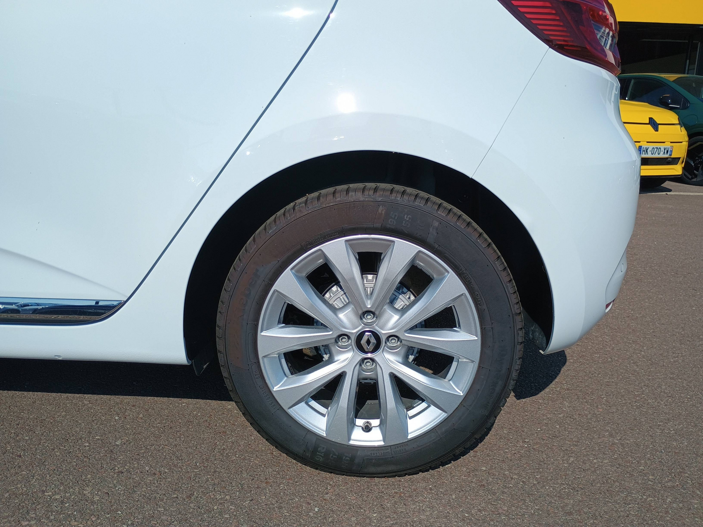 Vente en ligne Renault Clio 5 Clio TCe 90 au prix de 14 990 €
