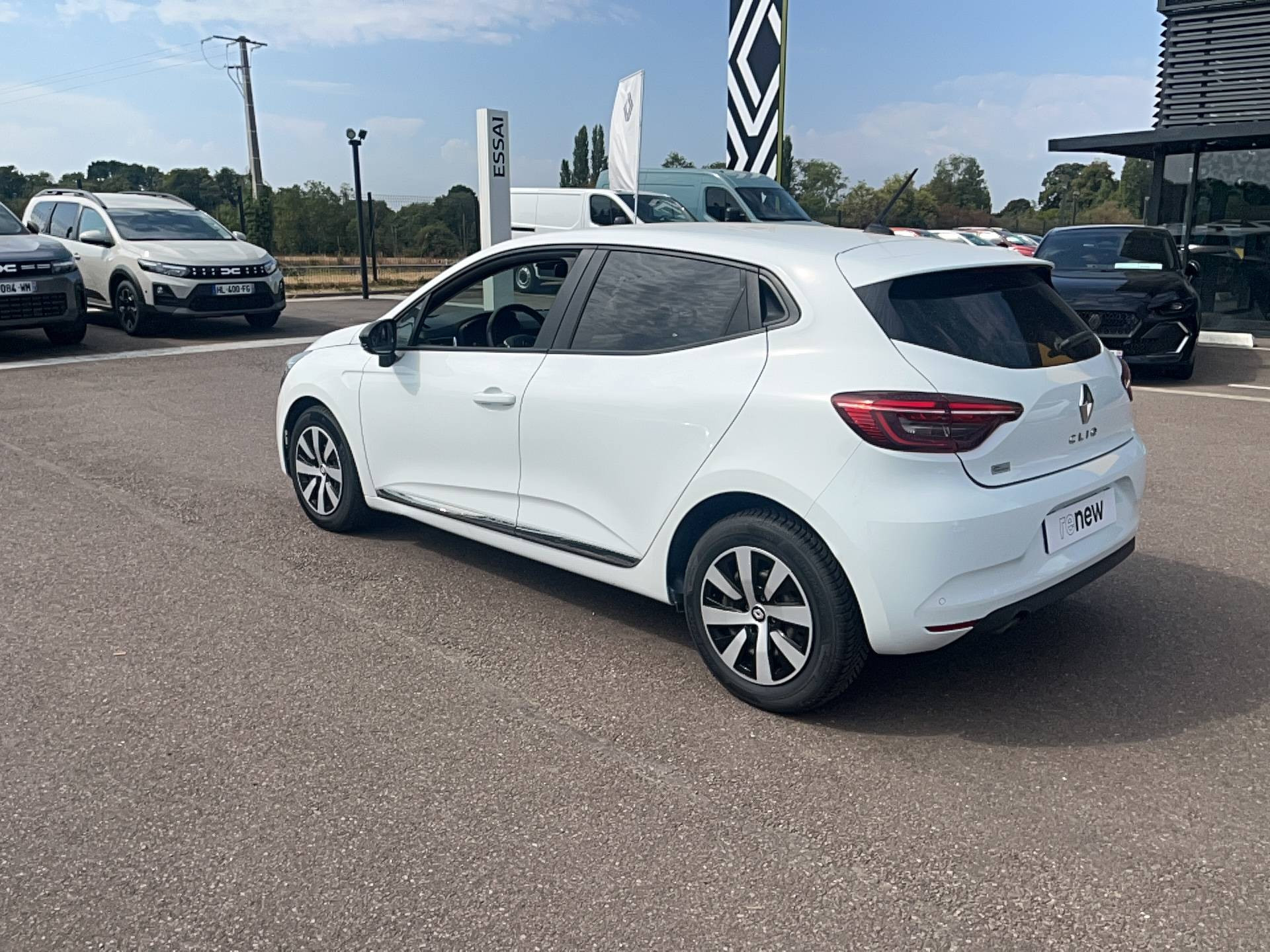 Vente en ligne Renault Clio 5 Clio SCe 65 au prix de 11 791 €