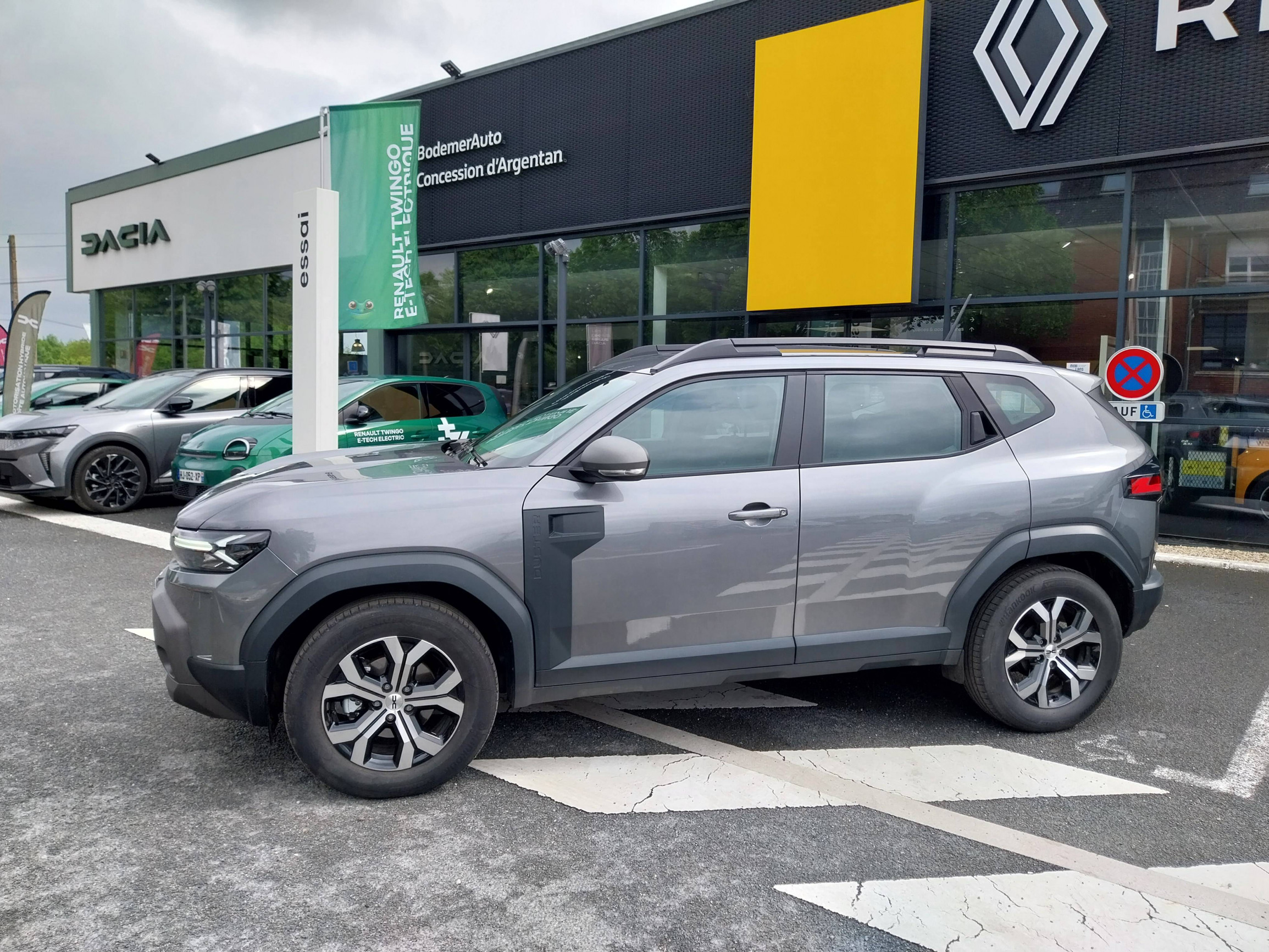 Vente en ligne Dacia Duster  Hybrid 140 au prix de 25 990 €