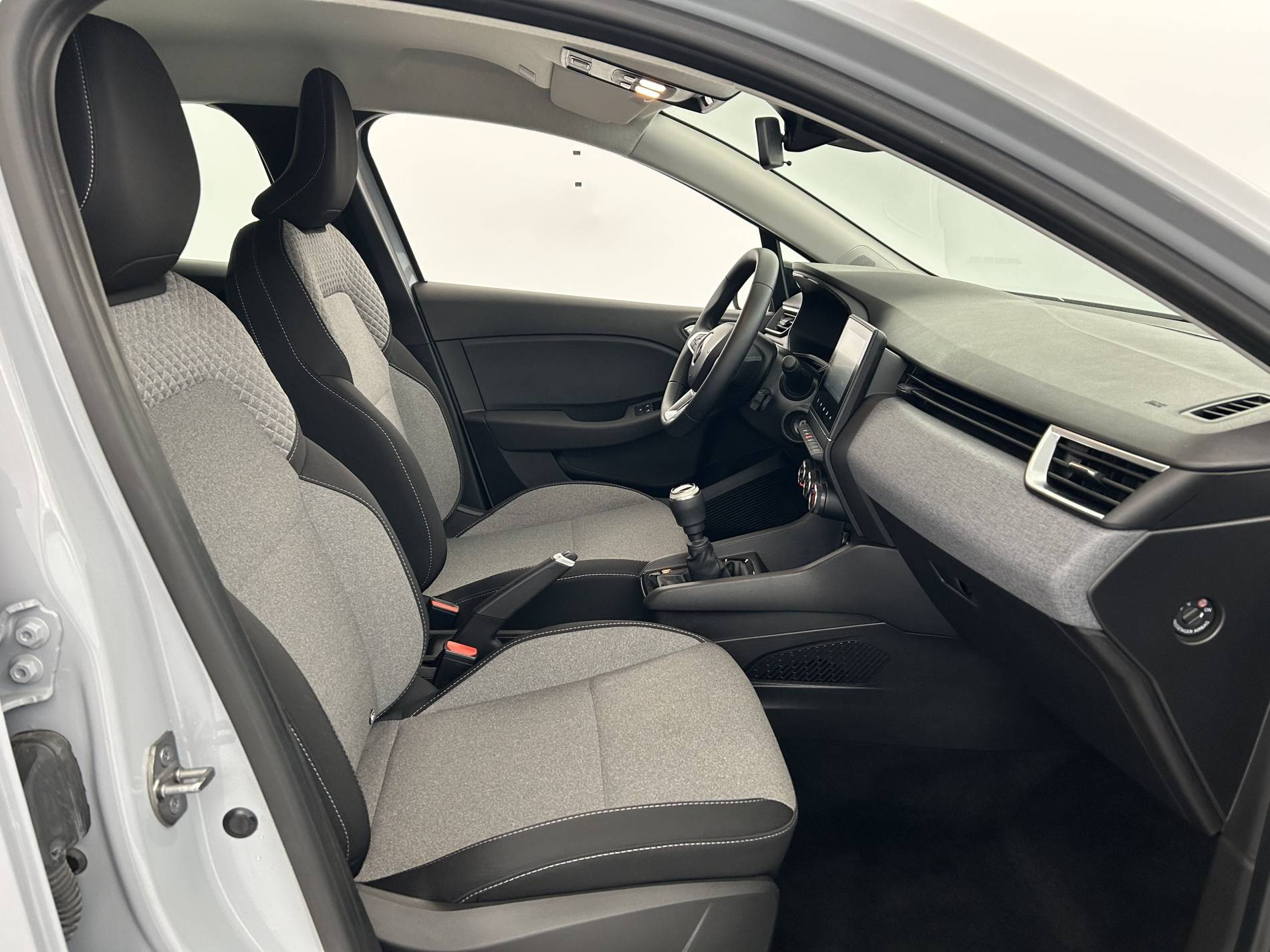 Vente en ligne Renault Clio 5 Clio TCe 90 au prix de 15 990 €