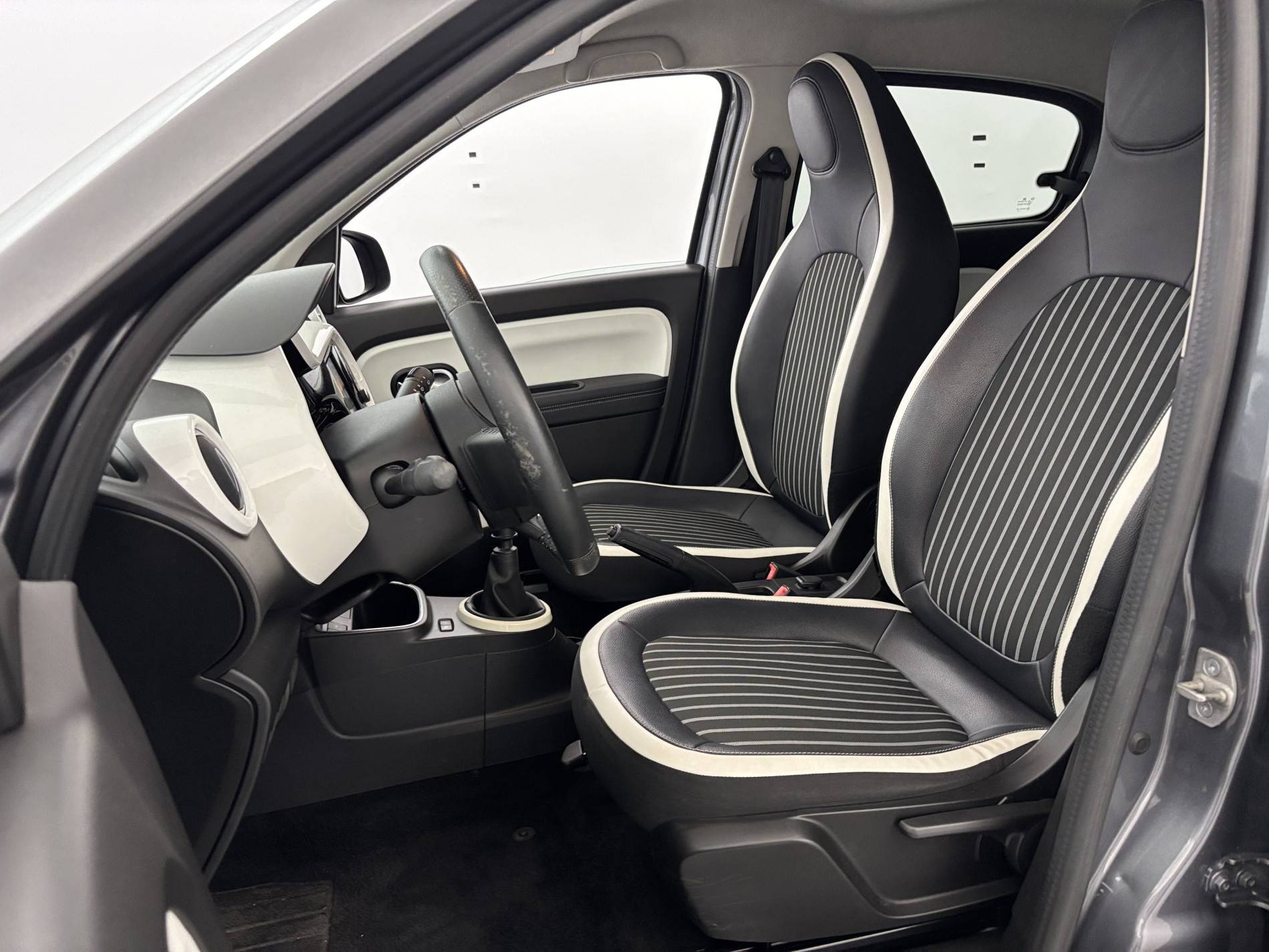 Vente en ligne Renault Twingo 3  TCe 95 au prix de 11 990 €