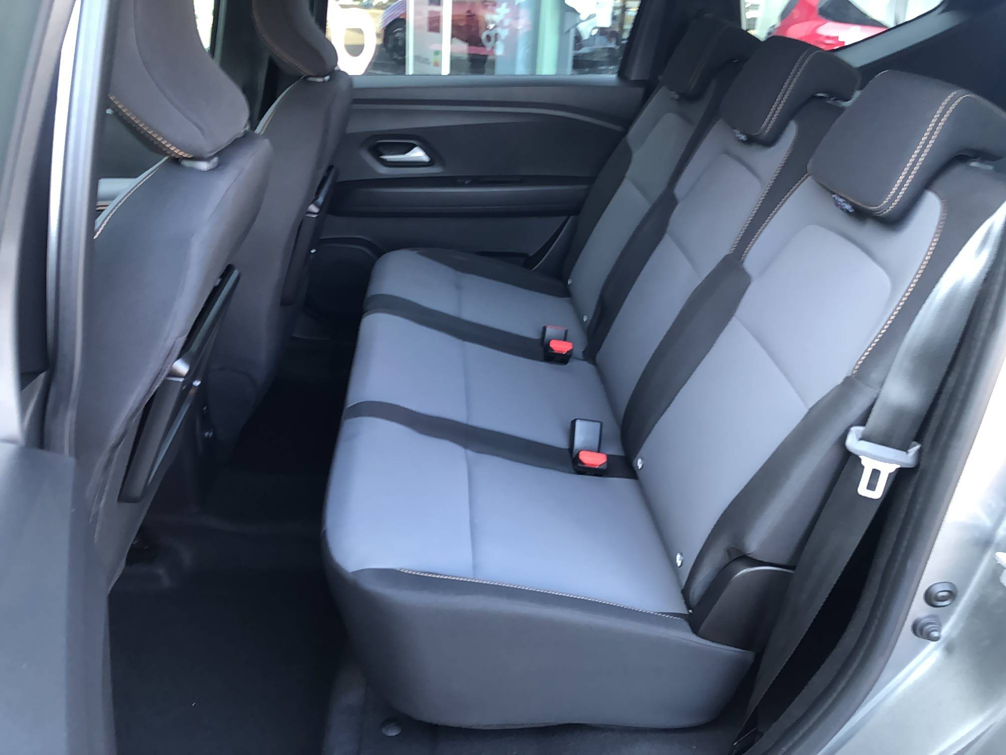 Vente en ligne Dacia Jogger  Hybrid 140 7 places GSR2 au prix de 25 890 €