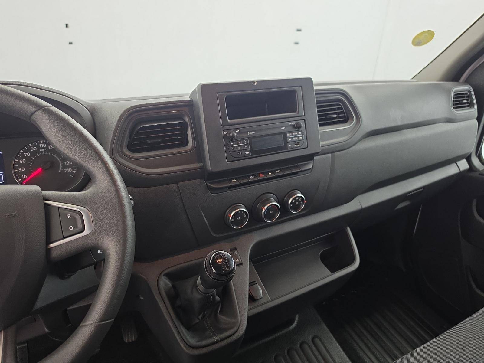Vente en ligne Renault Master Fourgon MASTER FGN TRAC F3500 L2H2 BLUE DCI 135 au prix de 24 890 €