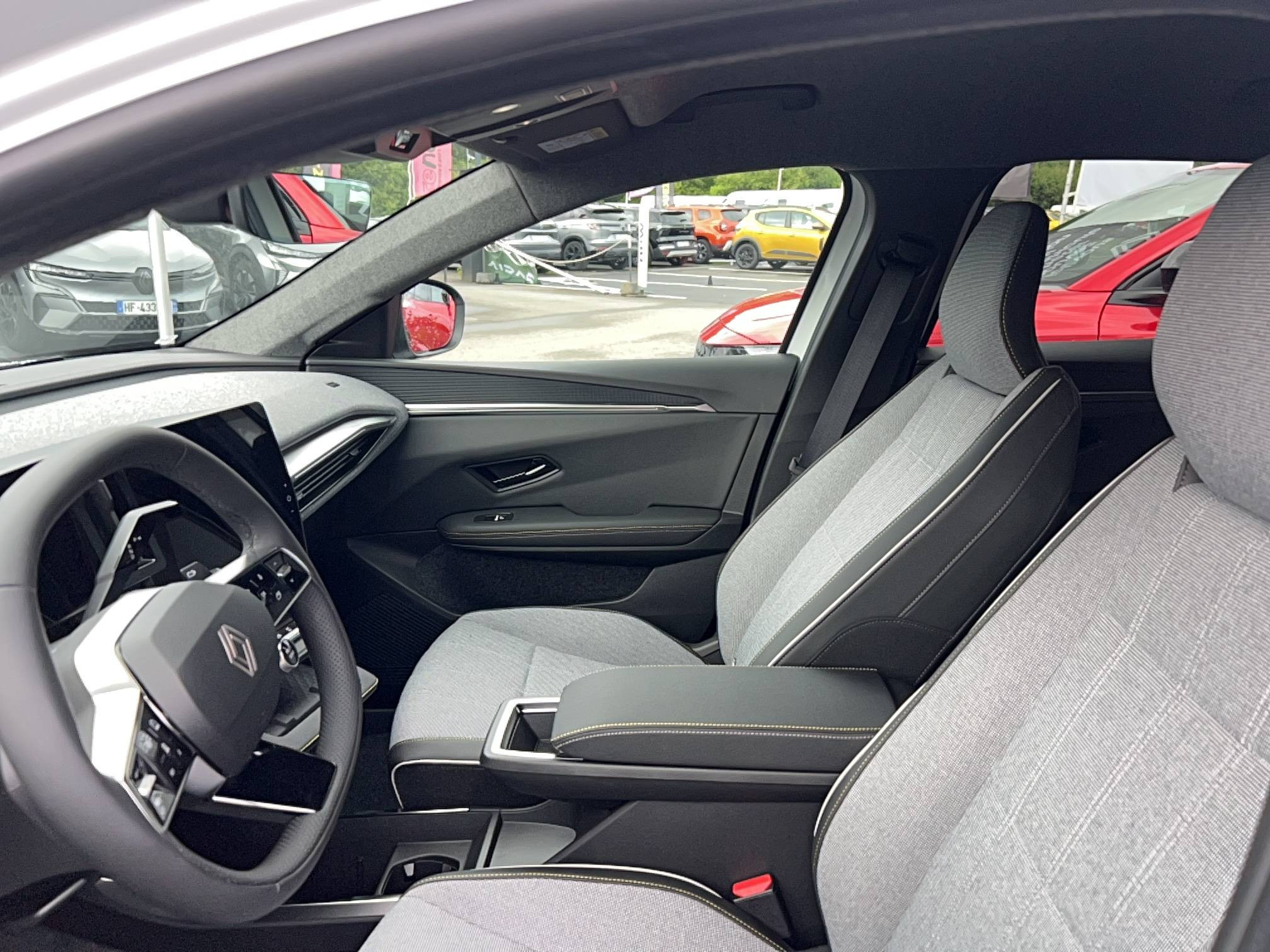 Vente en ligne Renault Scenic E-Tech Scenic E-Tech électrique 220 ch grande autonomie au prix de 47 590 €