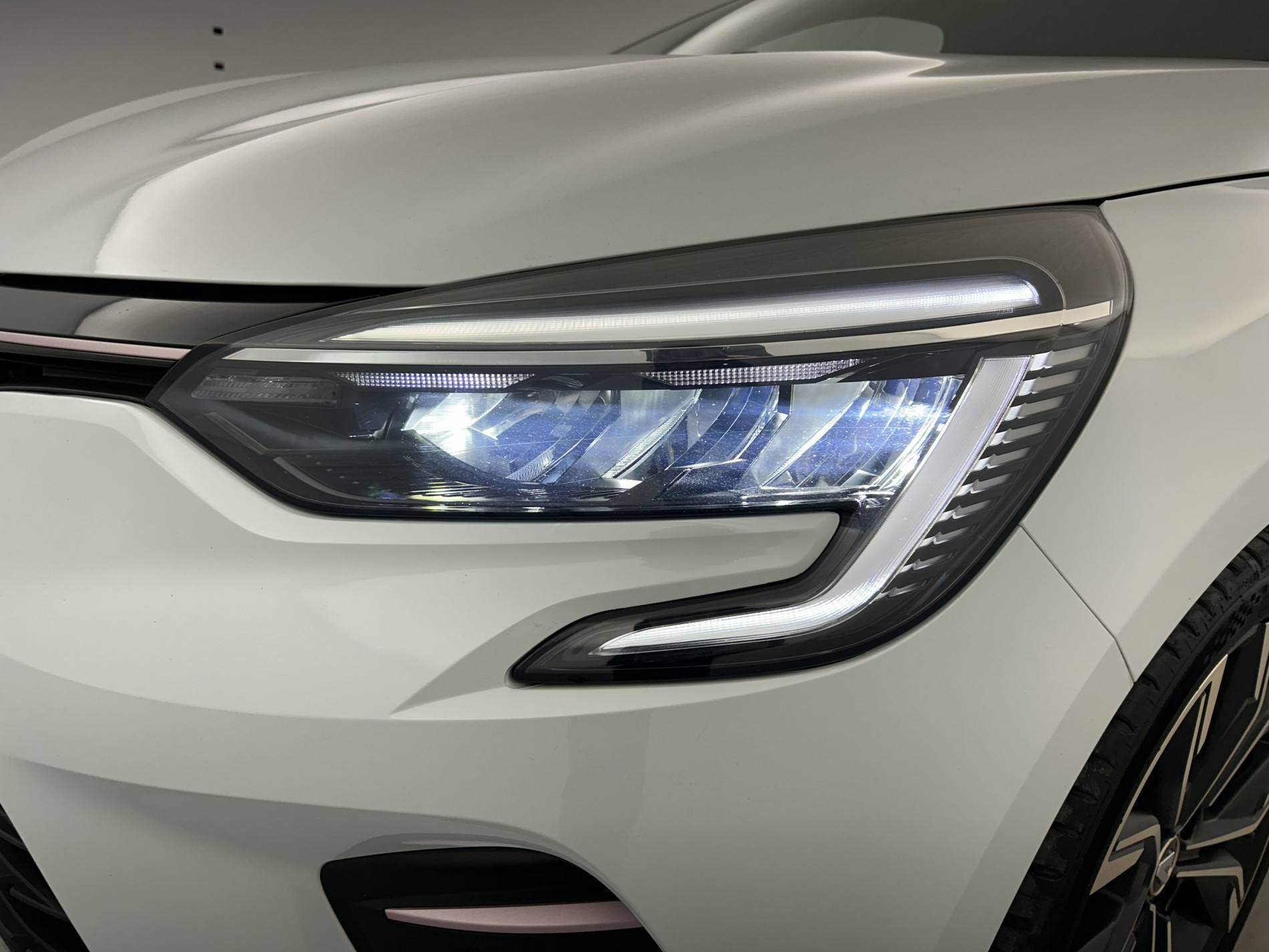 Vente en ligne Renault Clio 5 Clio TCe 140 - 21N au prix de 16 490 €