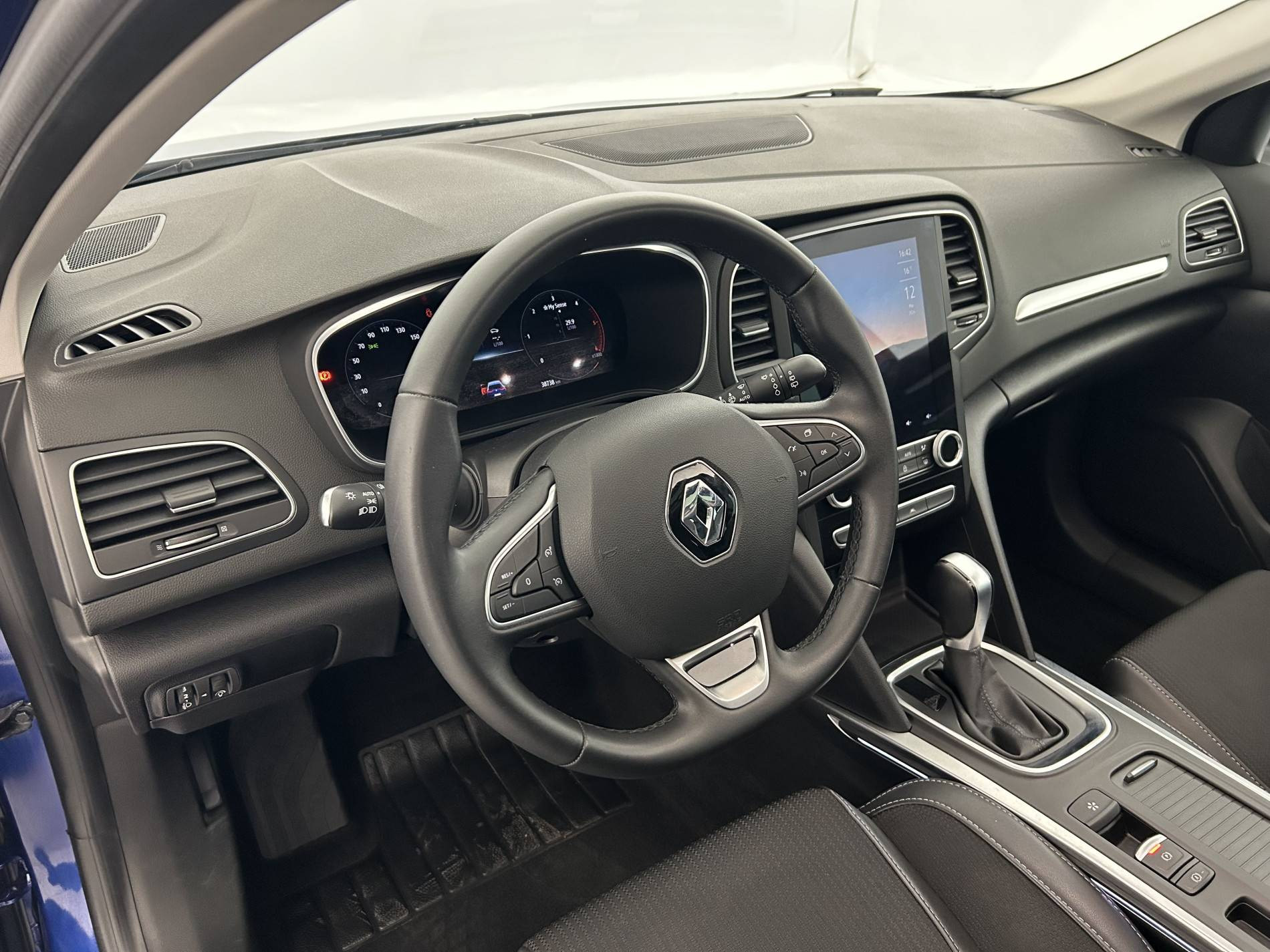 Vente en ligne Renault Megane 4  Blue dCi 115 EDC au prix de 20 990 €