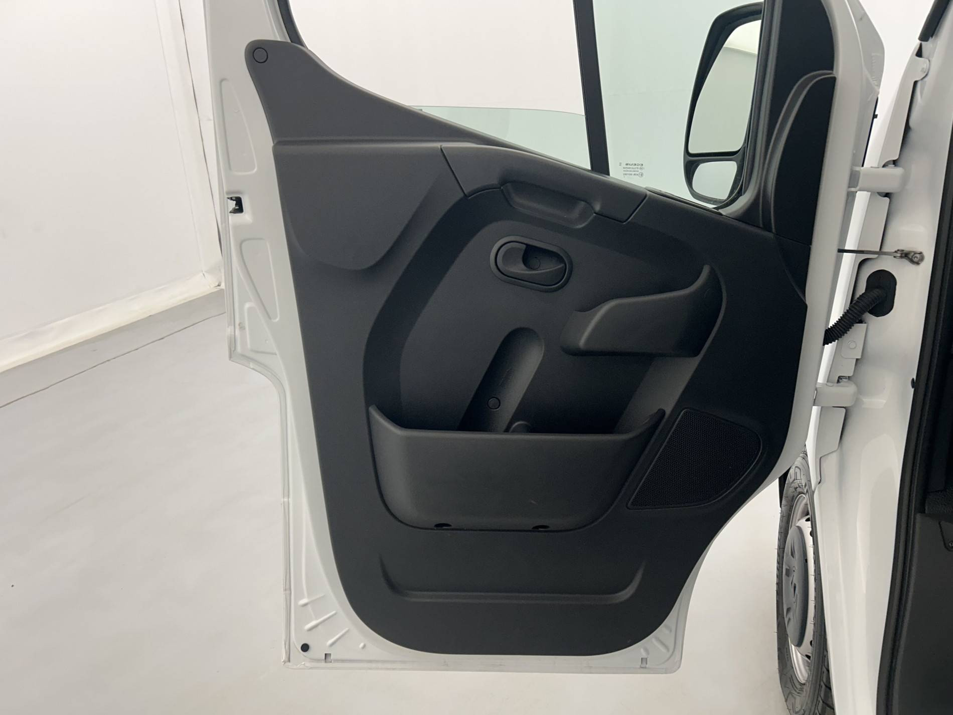 Vente en ligne Renault Master Fourgon MASTER FGN TRAC F3500 L3H3 BLUE DCI 135 au prix de 26 490 €