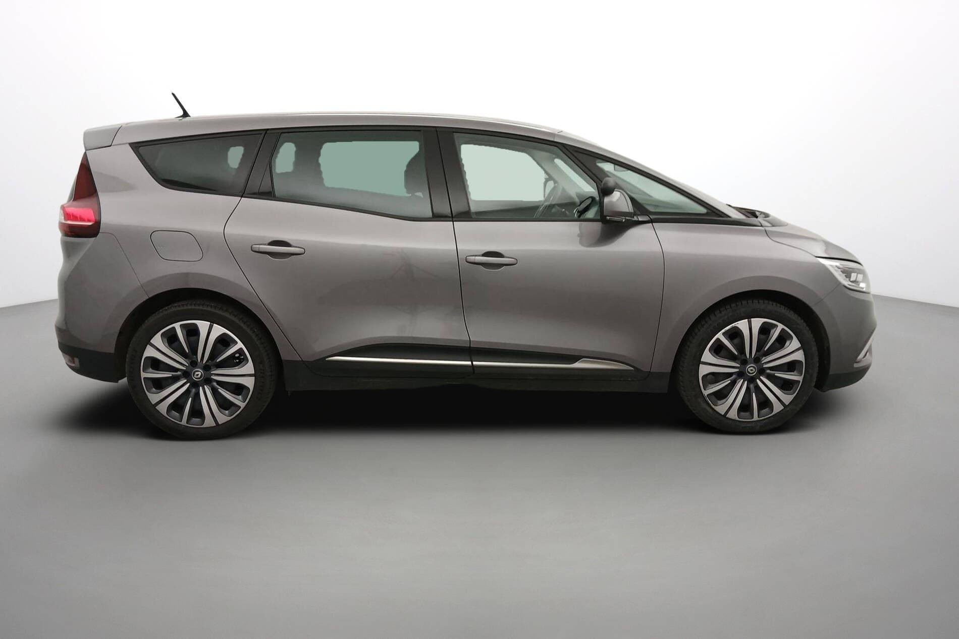 Vente en ligne Renault Grand Scenic 4 Grand Scenic TCe 140 au prix de 19 590 €