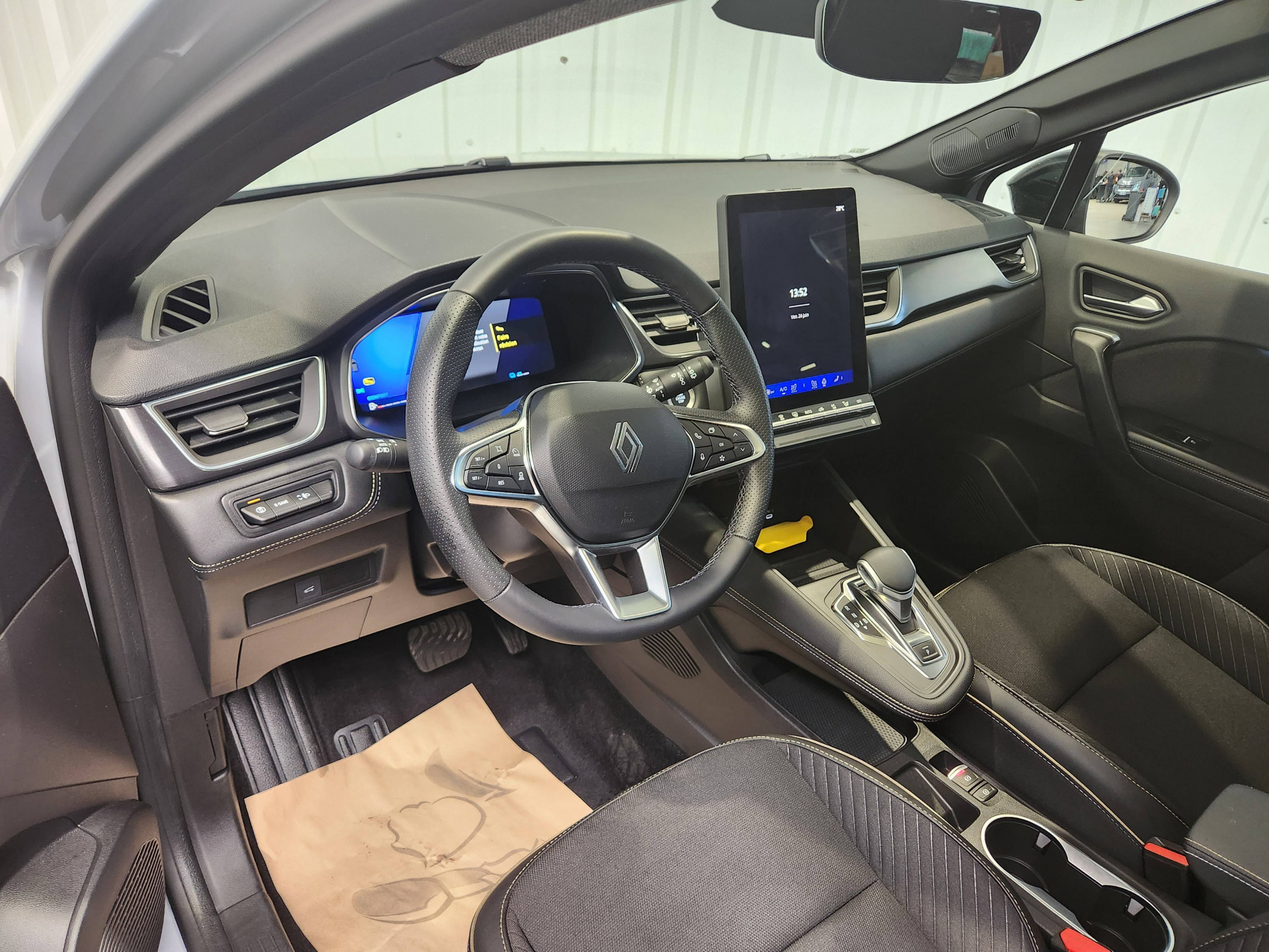 Vente en ligne Renault Symbioz  E-Tech full hybrid 145 au prix de 31 390 €