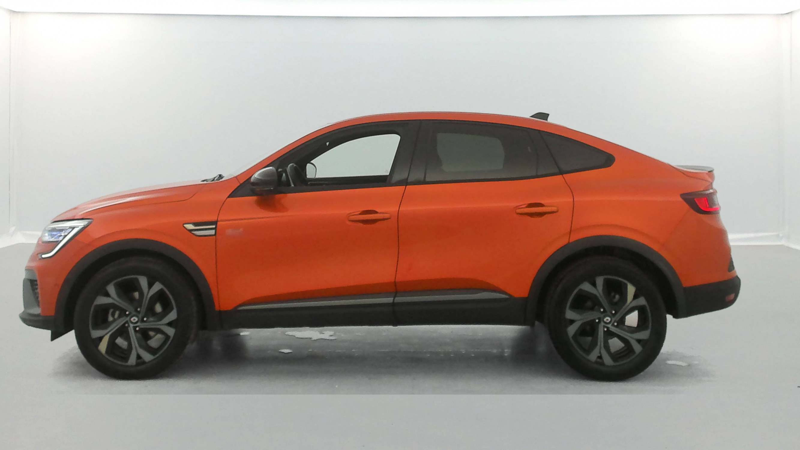 Vente en ligne Renault Arkana  E-Tech hybride 145 - 22 au prix de 23 590 €