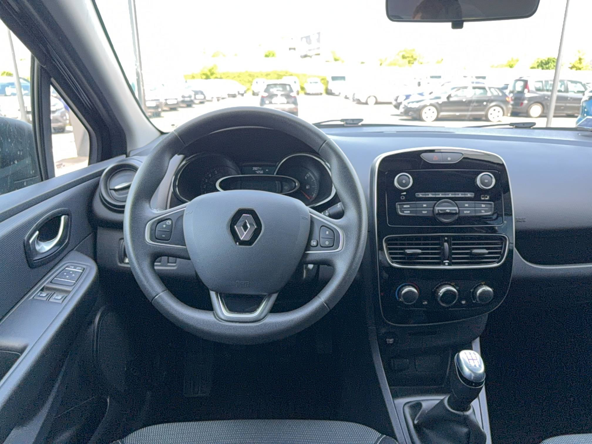 Vente en ligne Renault Clio 4 Clio 1.2 16V 75 au prix de 10 590 €