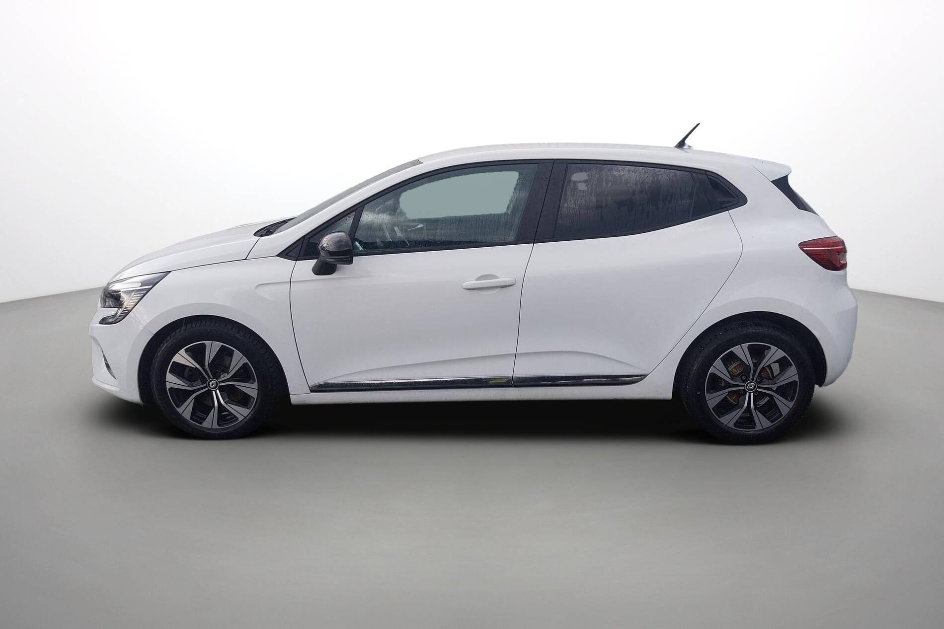 Vente en ligne Renault Clio 5 CLIO SOCIETE BLUE DCI 100 au prix de 14 990 €