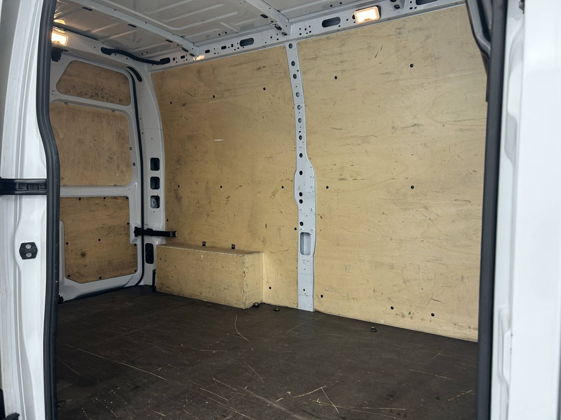 Vente en ligne Renault Master Fourgon MASTER FGN TRAC F3500 L2H2 BLUE DCI 135 au prix de 22 990 €