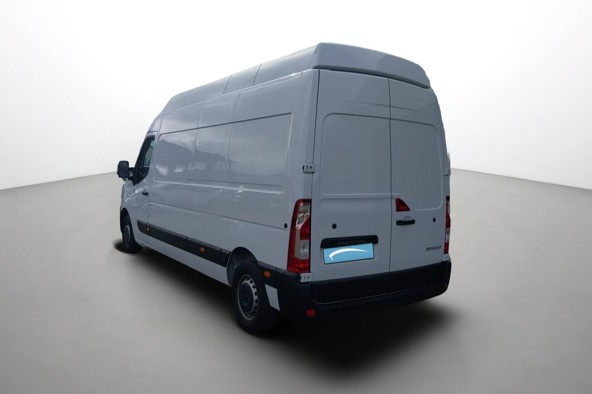 Vente en ligne Renault Master Fourgon MASTER FGN TRAC F3500 L3H3 BLUE DCI 135 au prix de 28 790 €