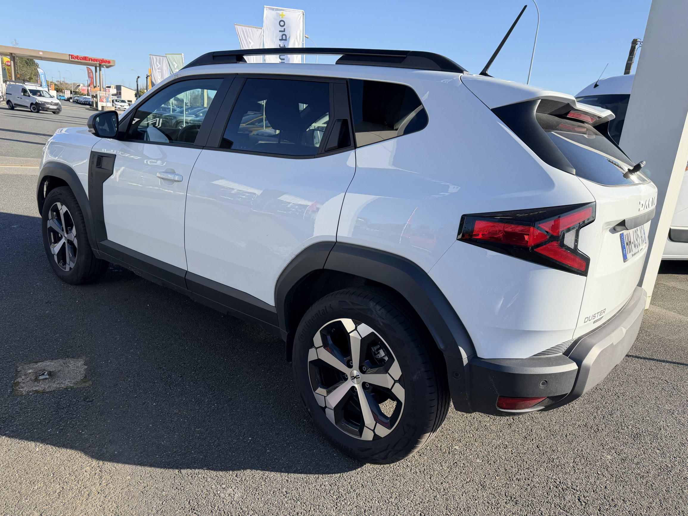 Vente en ligne Dacia Duster  Hybrid 155 au prix de 28 590 €