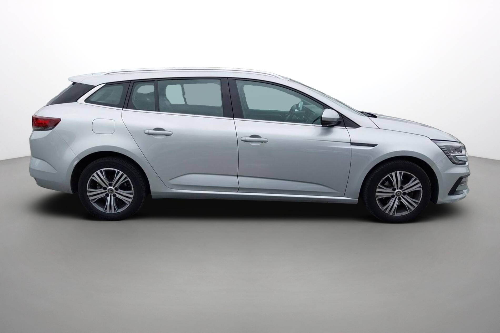 Vente en ligne Renault Megane 4 Estate  Blue dCi 115 EDC au prix de 17 990 €