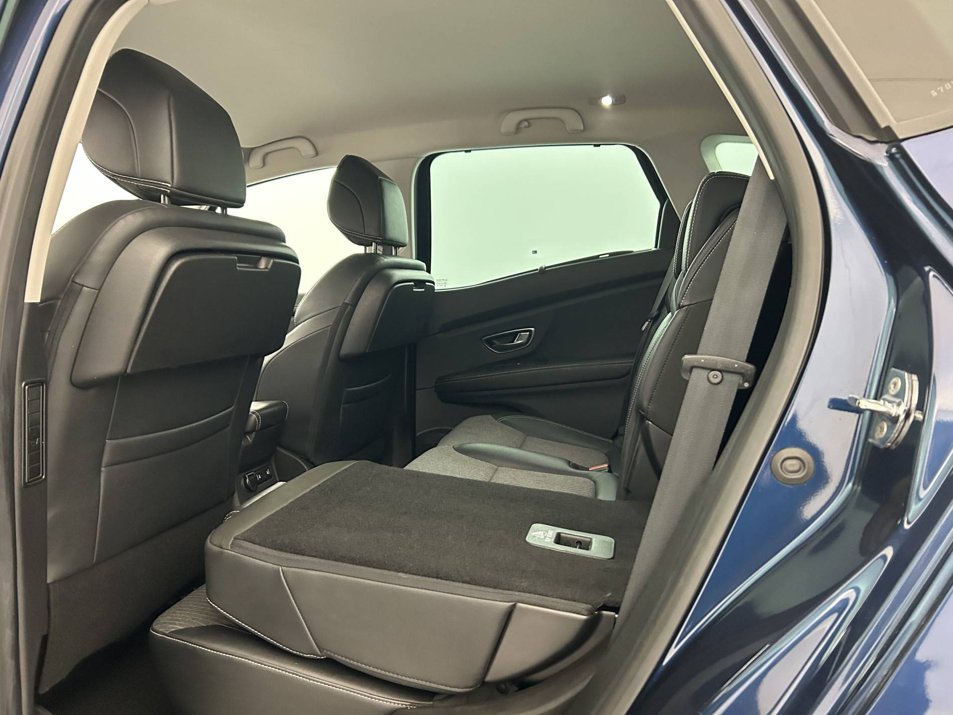 Vente en ligne Renault Scenic 4 Scenic TCe 140 FAP - 21 au prix de 17 490 €