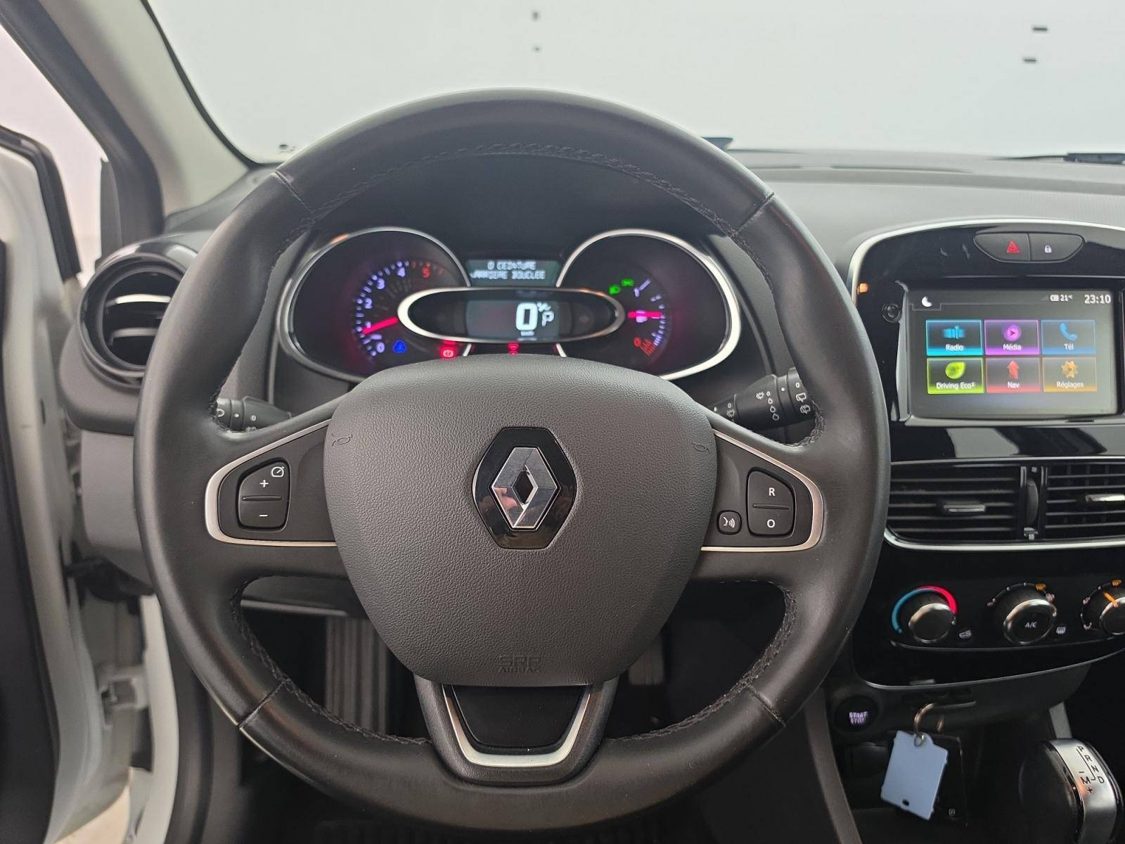 Vente en ligne Renault Clio 4 Clio dCi 90 E6C EDC au prix de 11 590 €