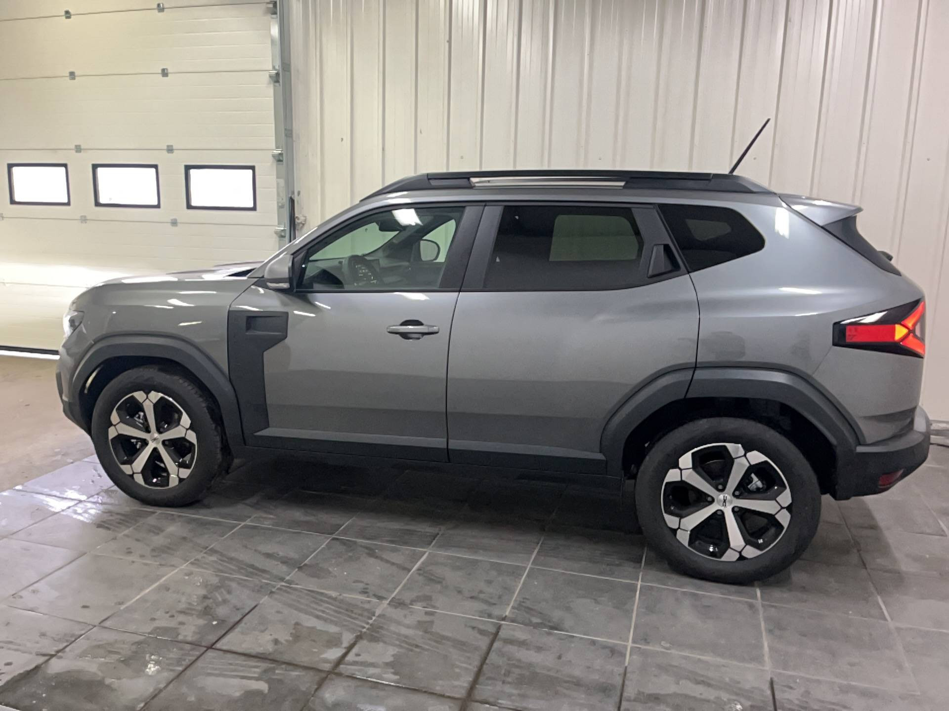 Vente en ligne Dacia Duster  Hybrid 155 au prix de 30 200 €