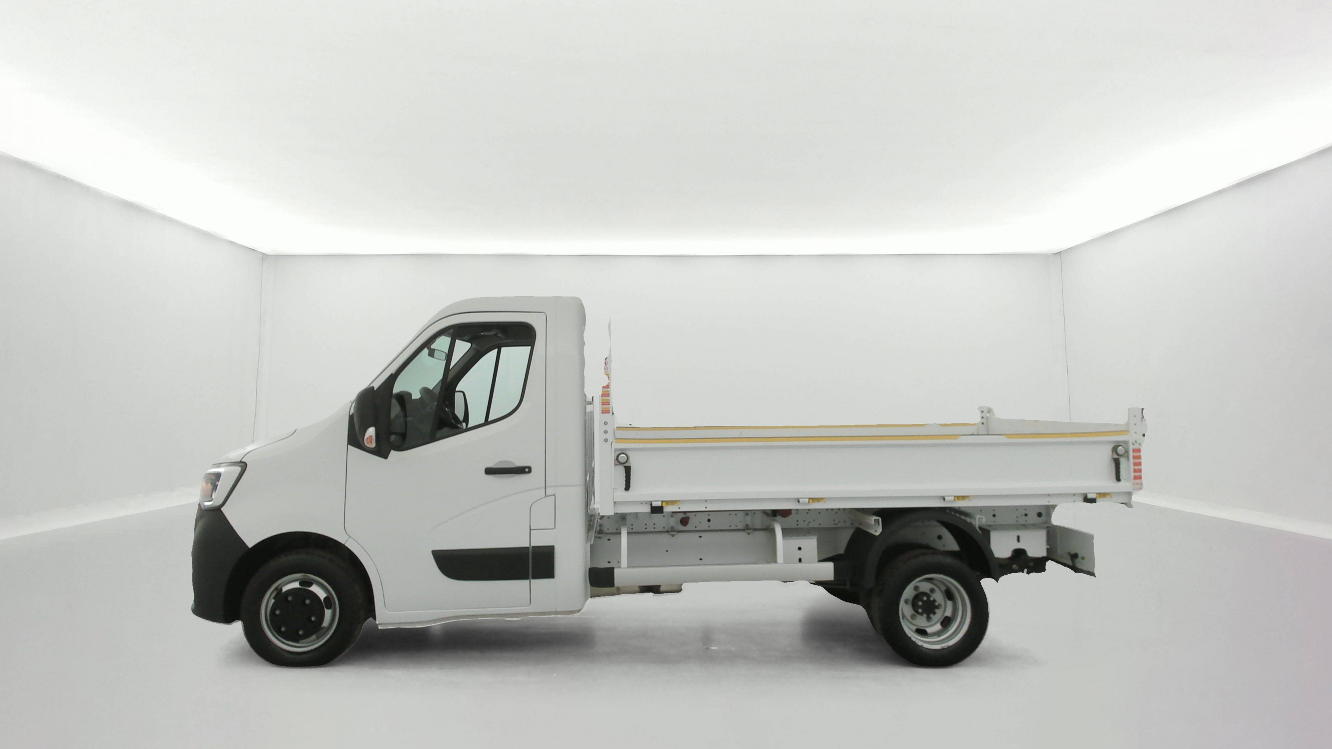 Vente en ligne Renault Master 3 Châssis Cabine MASTER CC PROP RJ3500 L2 PAFC BLUE DCI 130 EURO VI au prix de 32 400 €