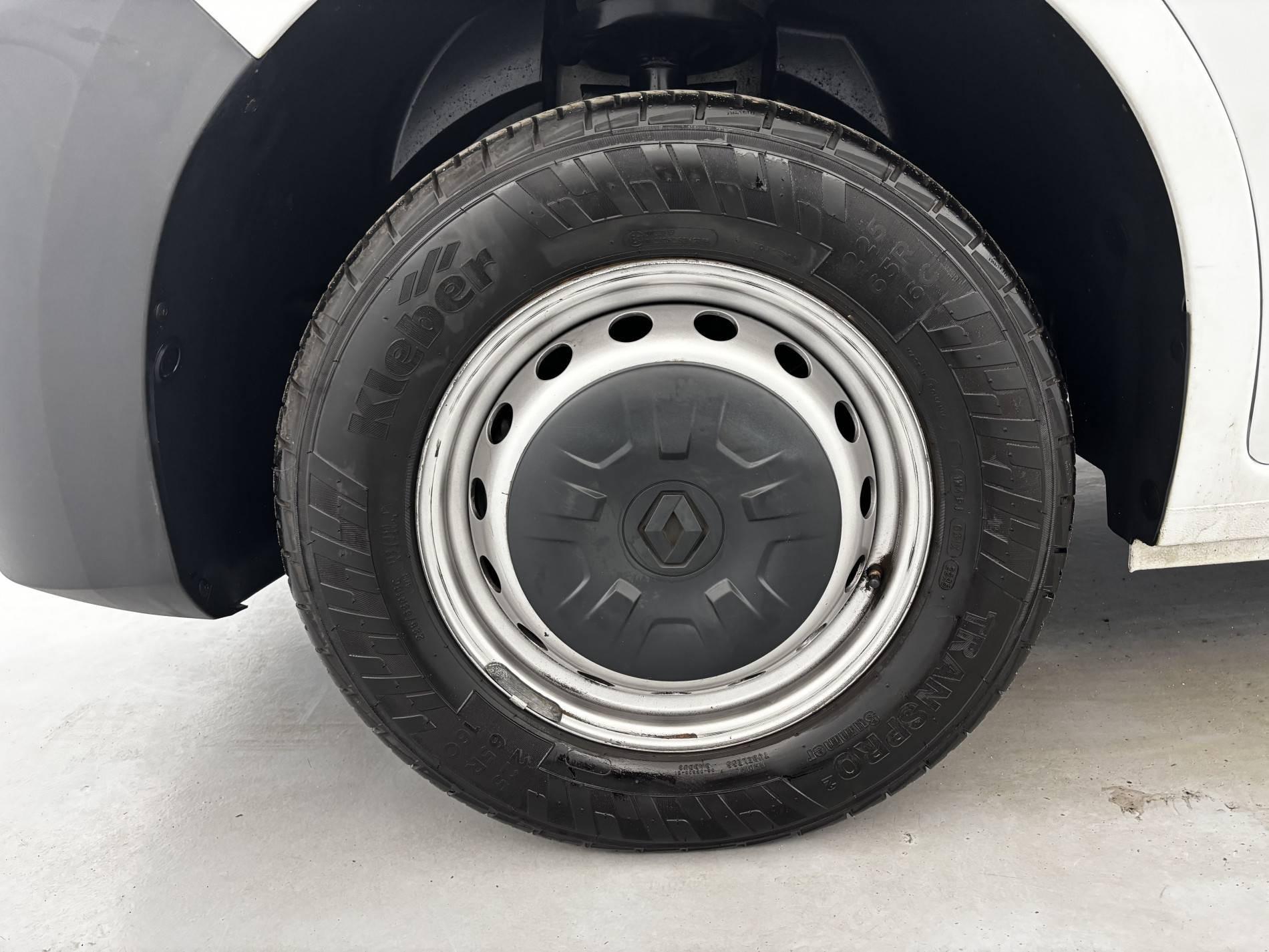 Vente en ligne Renault Master Fourgon MASTER FGN TRAC F3500 L2H2 BLUE DCI 135 au prix de 23 390 €