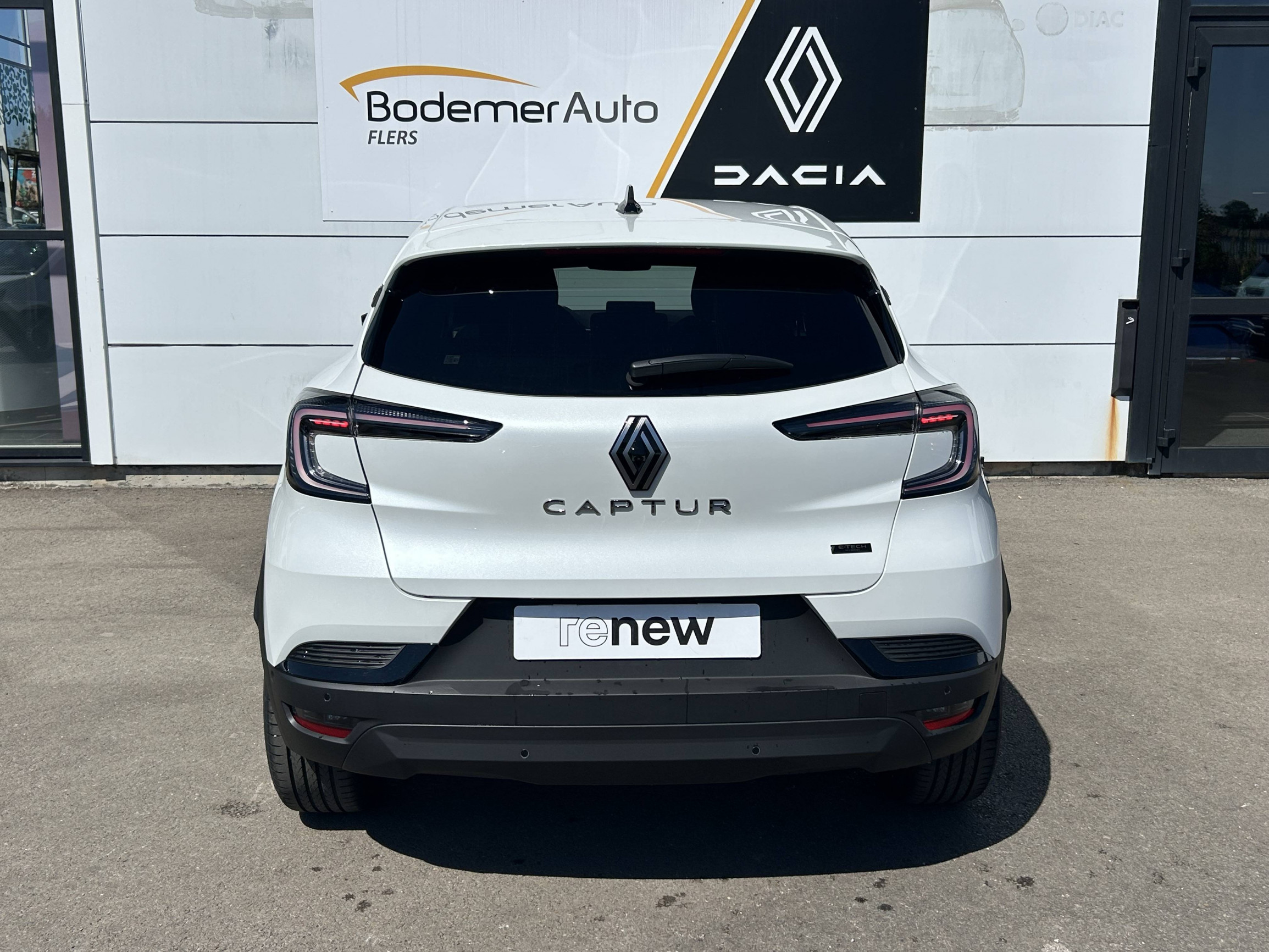 Vente en ligne Renault Captur  E-Tech full hybrid 160 ch au prix de 29 890 €